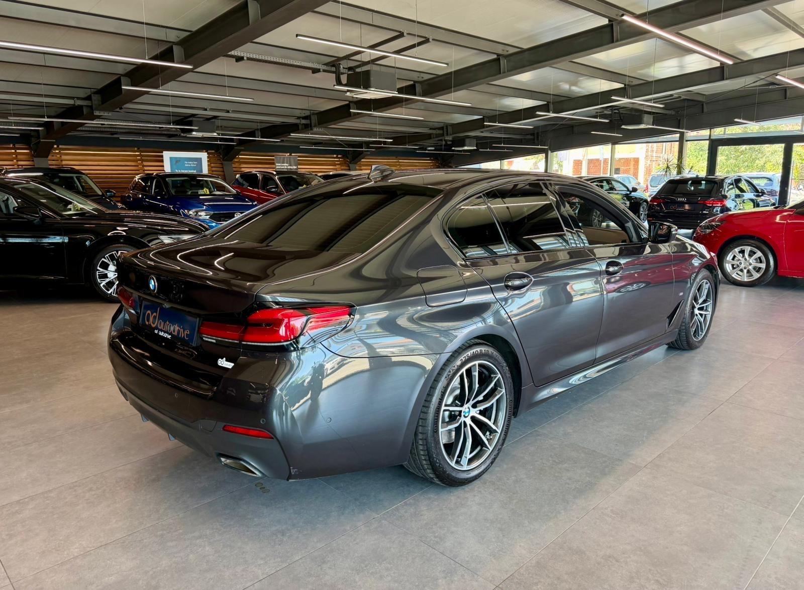 BMW serija 5 520d M PAKET • NAVI • VIRTUAL • KAMERA • ALU18" • LEASING, fotografija 7