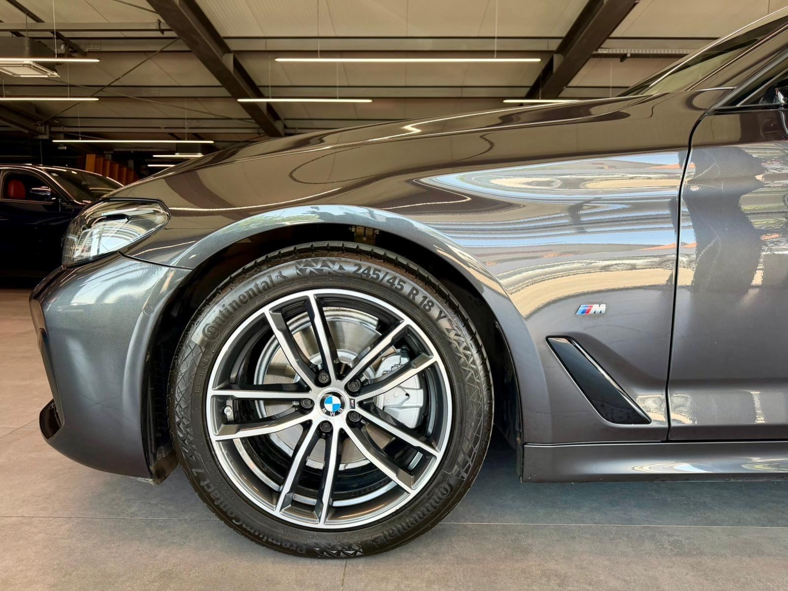 BMW serija 5 520d M PAKET • NAVI • VIRTUAL • KAMERA • ALU18" • LEASING, fotografija 11