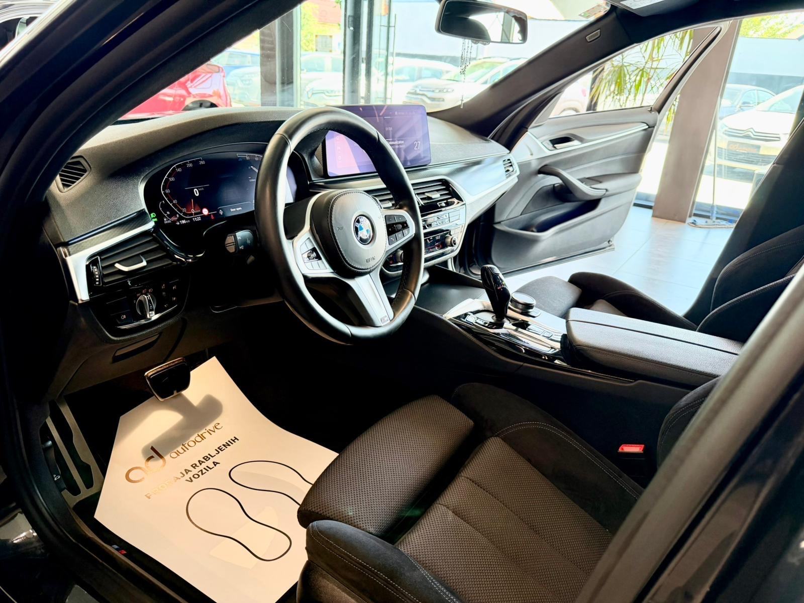 BMW serija 5 520d M PAKET • NAVI • VIRTUAL • KAMERA • ALU18" • LEASING, fotografija 13