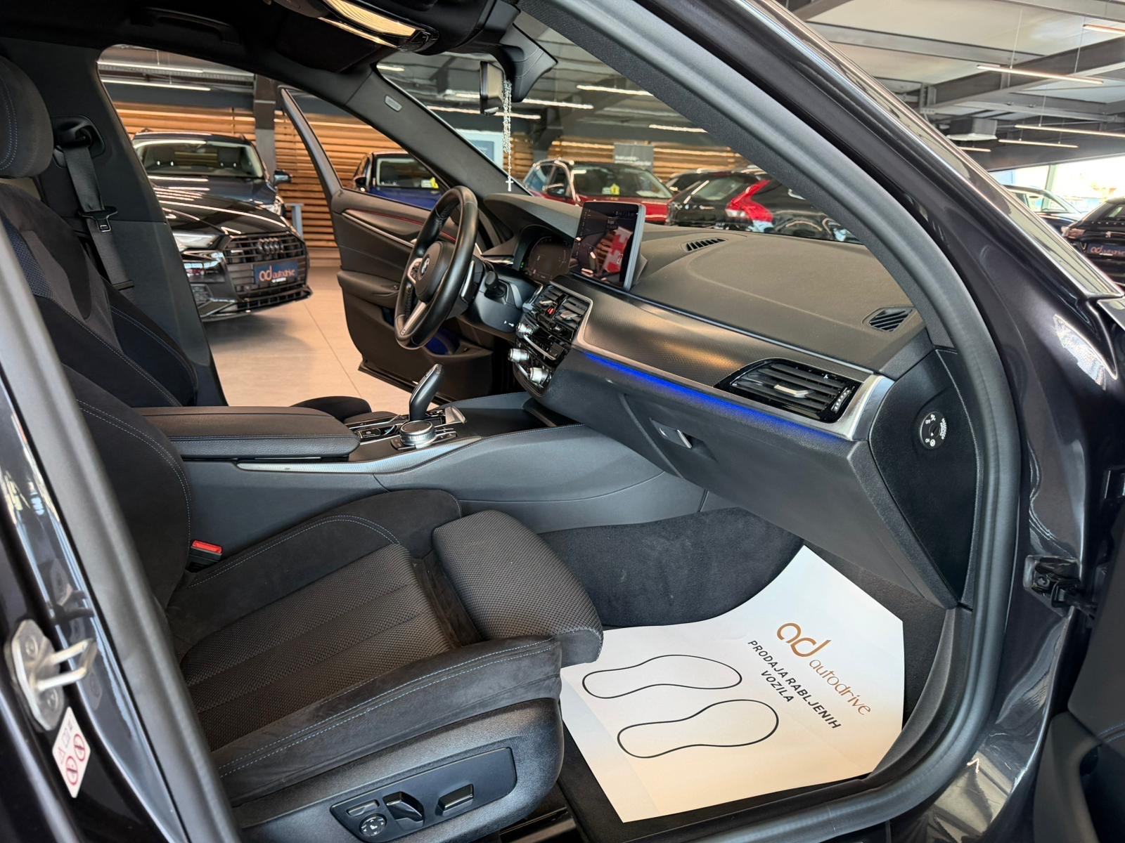 BMW serija 5 520d M PAKET • NAVI • VIRTUAL • KAMERA • ALU18" • LEASING, fotografija 20