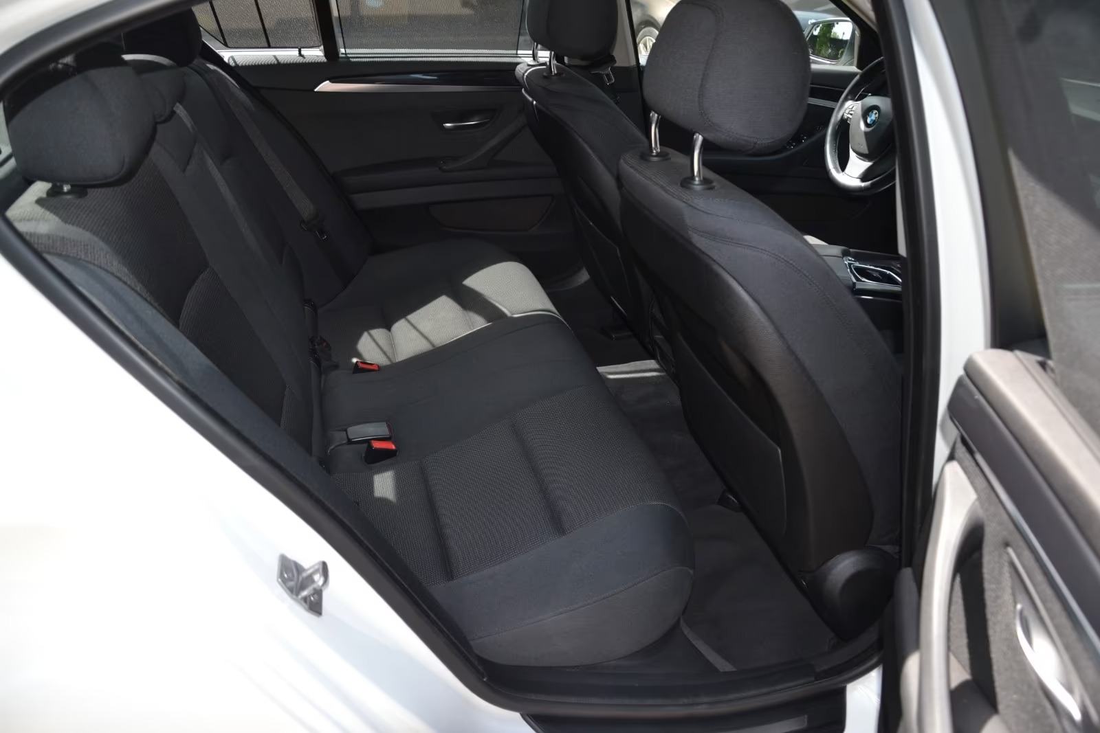 BMW serija 5 520d * RJEŠAVAMO LEASING *, fotografija 11