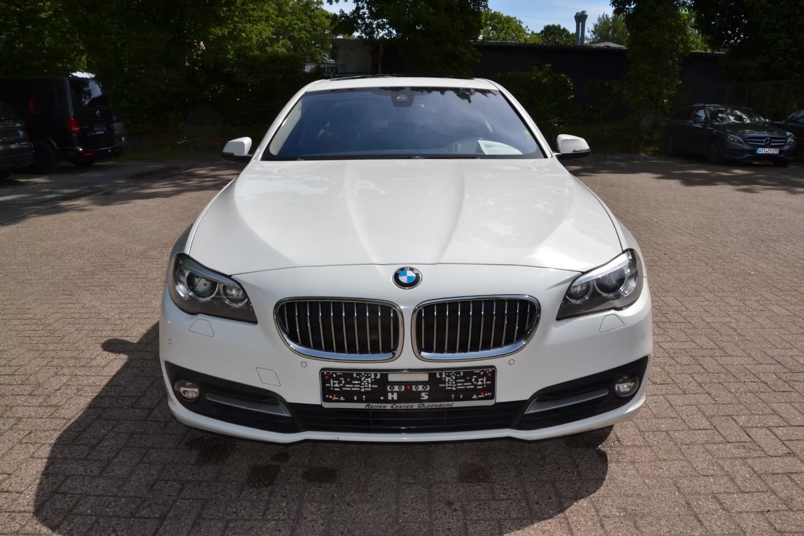 BMW serija 5 520d * RJEŠAVAMO LEASING *, fotografija 6