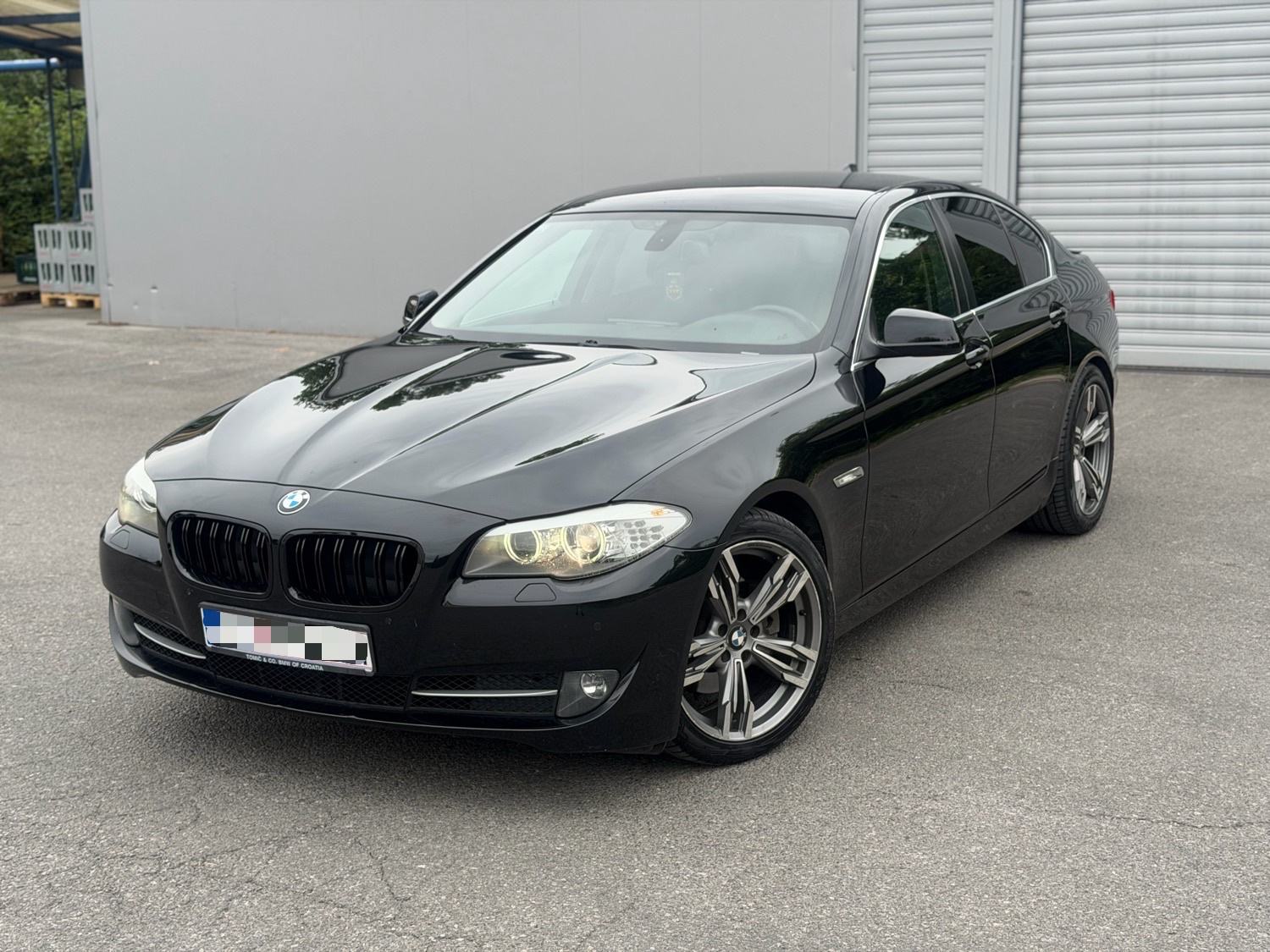 BMW serija 5 520d “Sag 8 brz,F1,Alu19,Org km,Velika navi,očuvan”, pogled izvana - slika 2