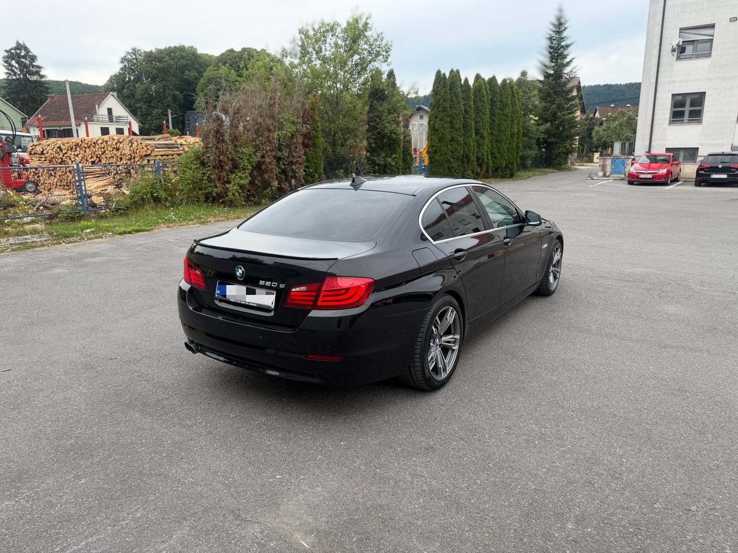 BMW serija 5 520d “Sag 8 brz,F1,Alu19,Org km,Velika navi,očuvan”, fotografija 8