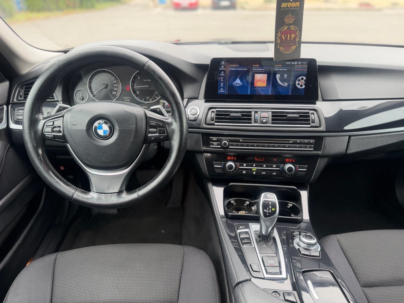 BMW serija 5 520d “Sag 8 brz,F1,Alu19,Org km,Velika navi,očuvan”, fotografija 17