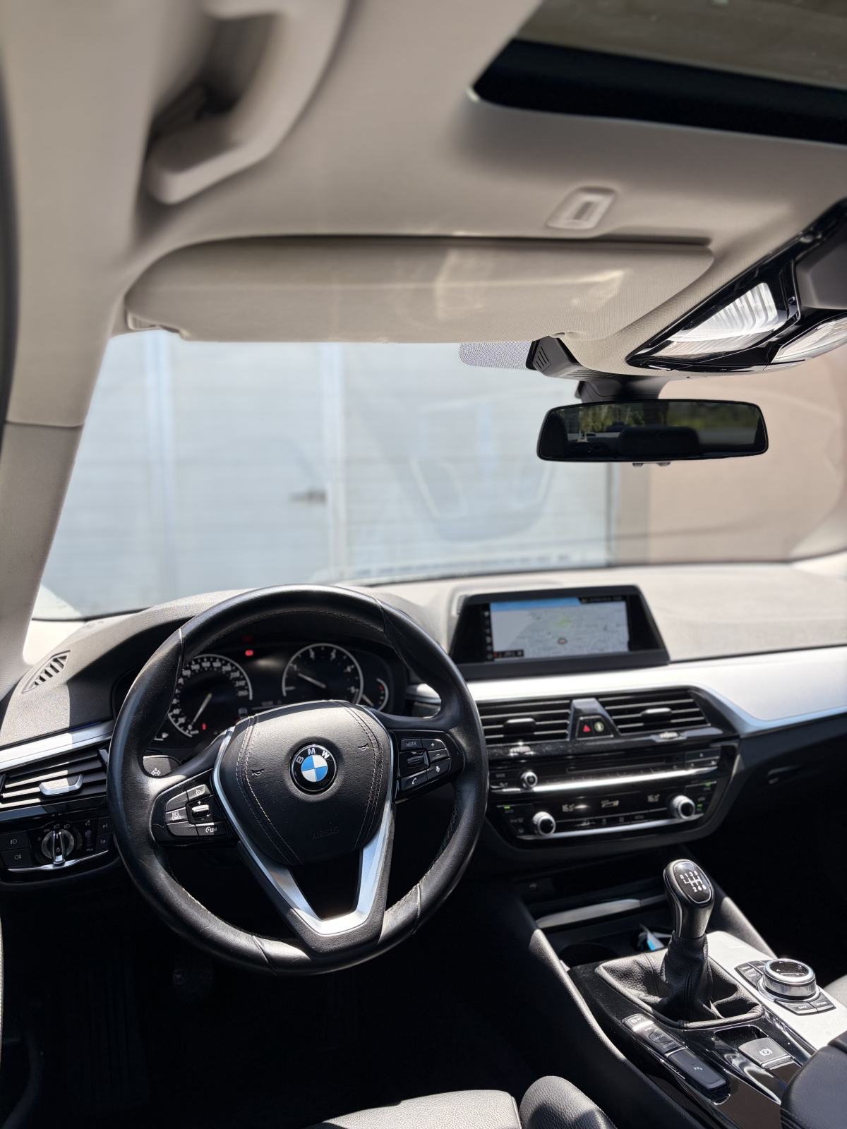 BMW serija 5 520d ŠIBER,NAVI,XENON,TEMPOMAT.., fotografija 9