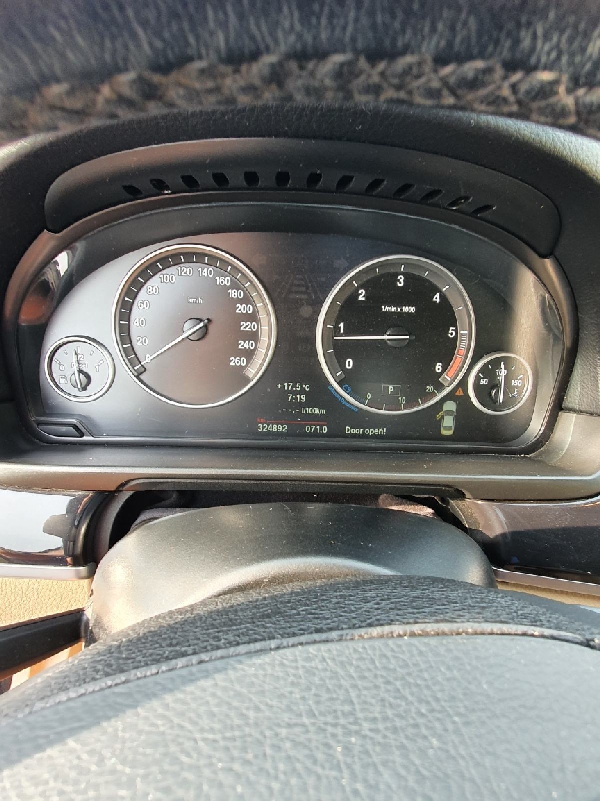 BMW serija 5 520d, fotografija 7