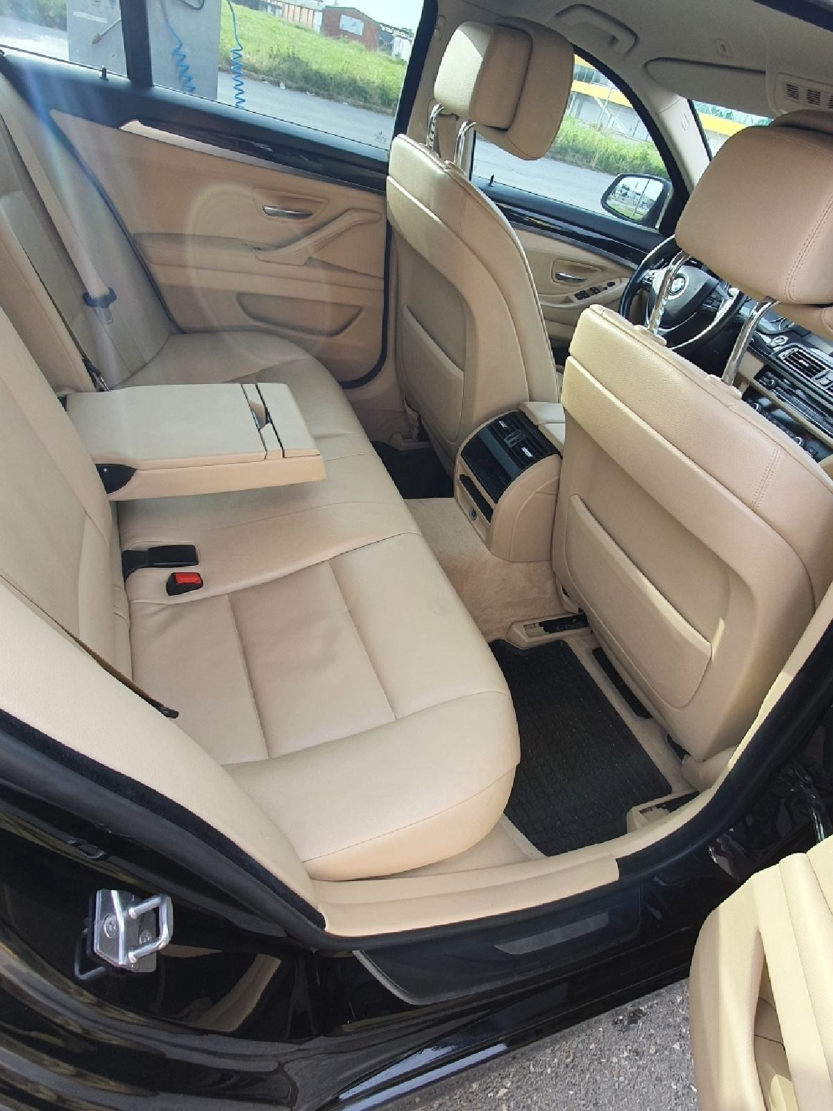 BMW serija 5 520d, fotografija 14