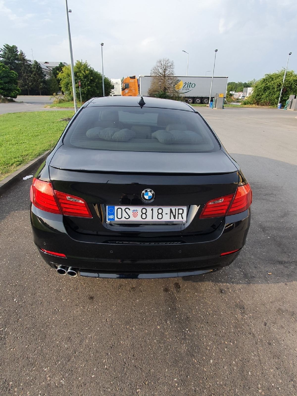 BMW serija 5 520d, fotografija 6