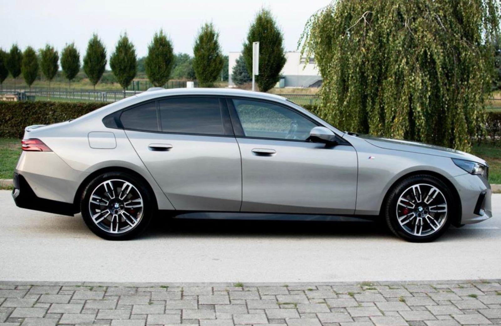 BMW serija 5 520d, fotografija 4