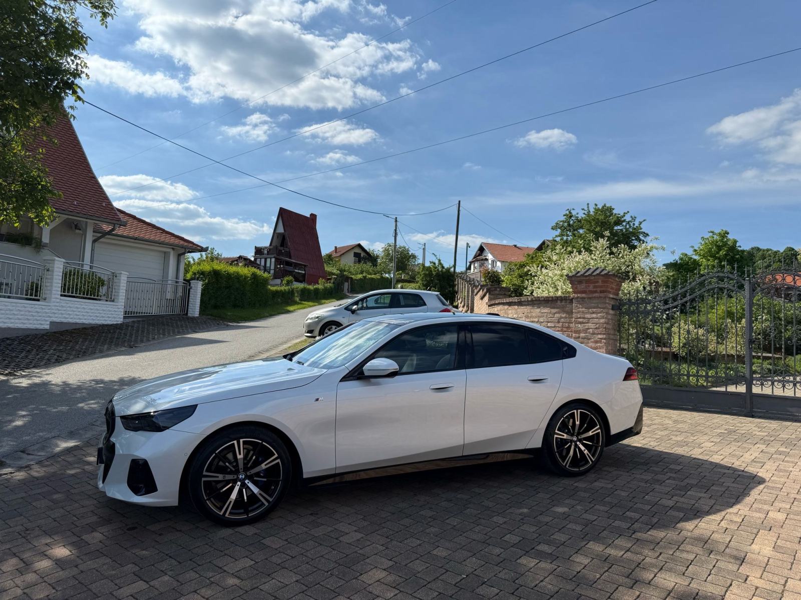 BMW serija 5 520d, fotografija 9