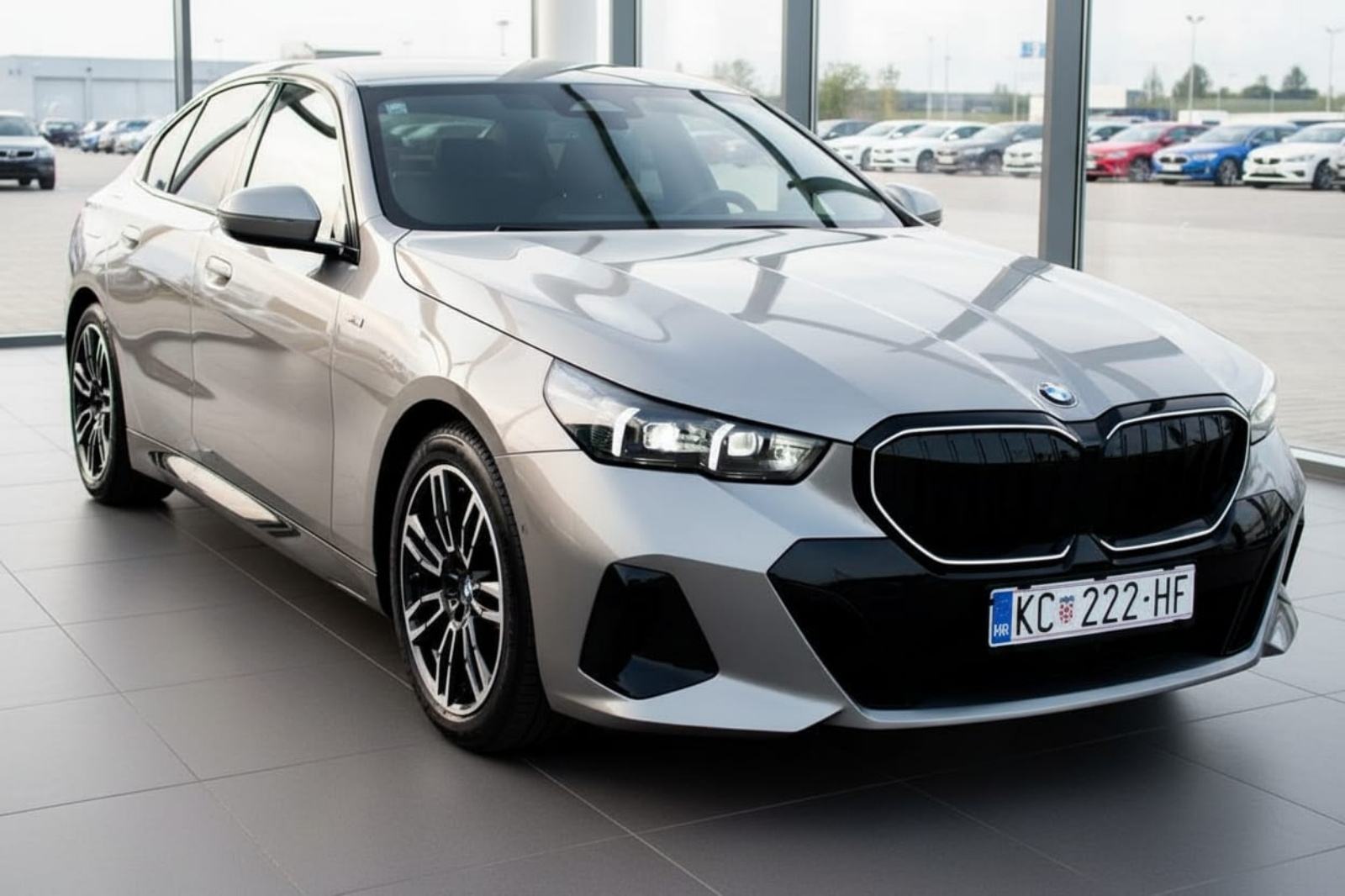 BMW serija 5 520d, fotografija 7