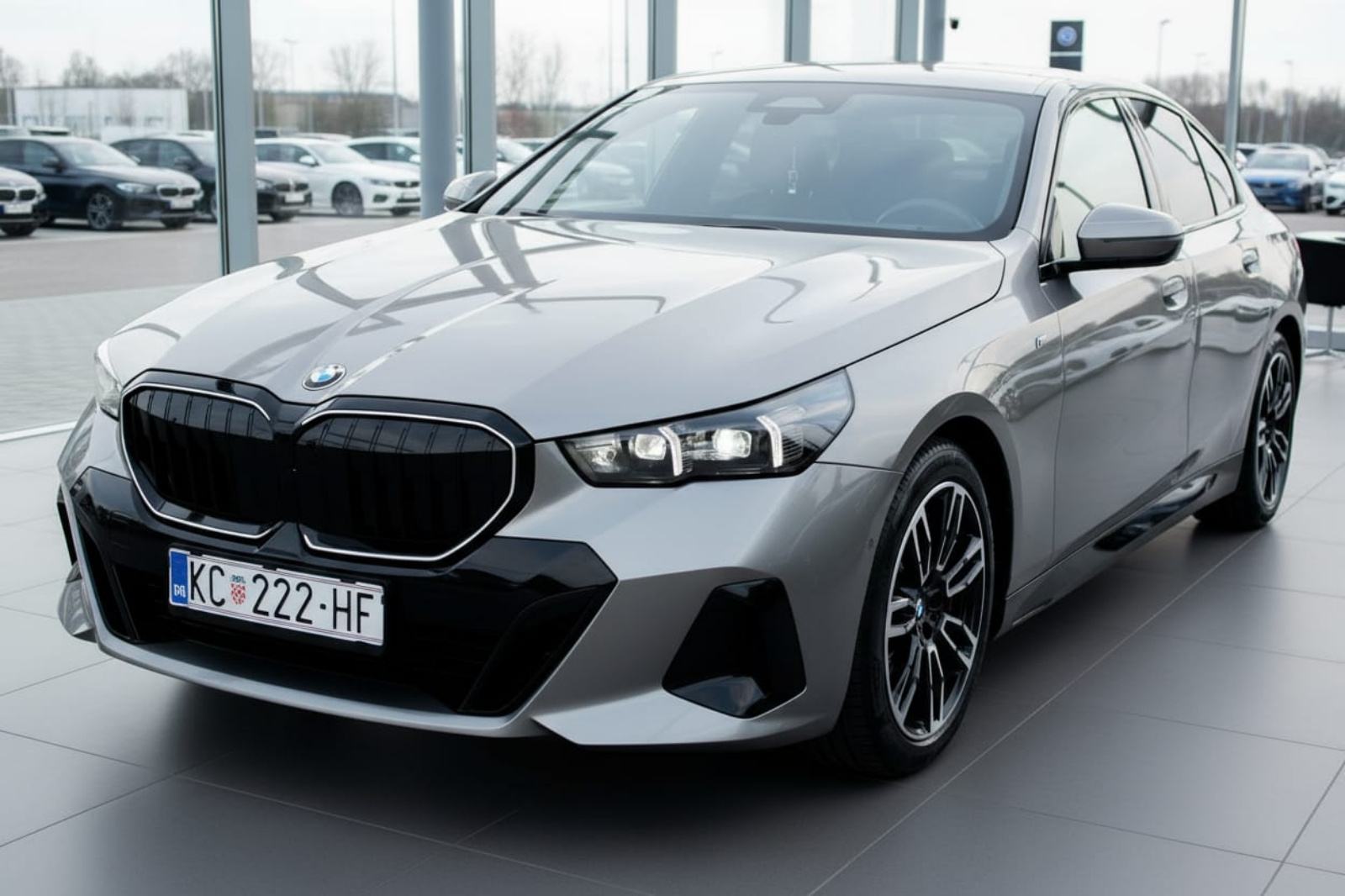 BMW serija 5 520d, fotografija 8