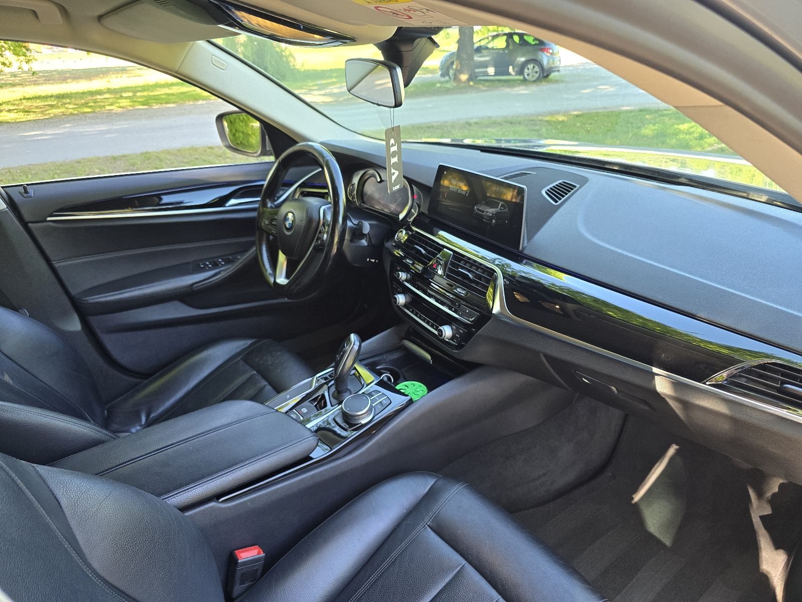 BMW serija 5 520d, fotografija 7