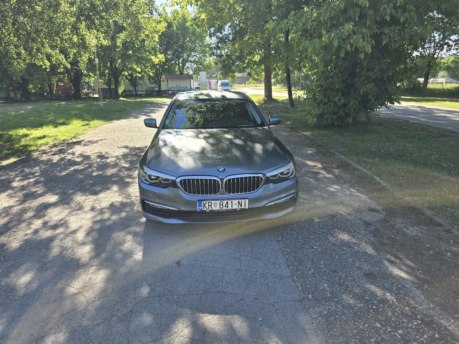 BMW serija 5 520d, fotografija 8