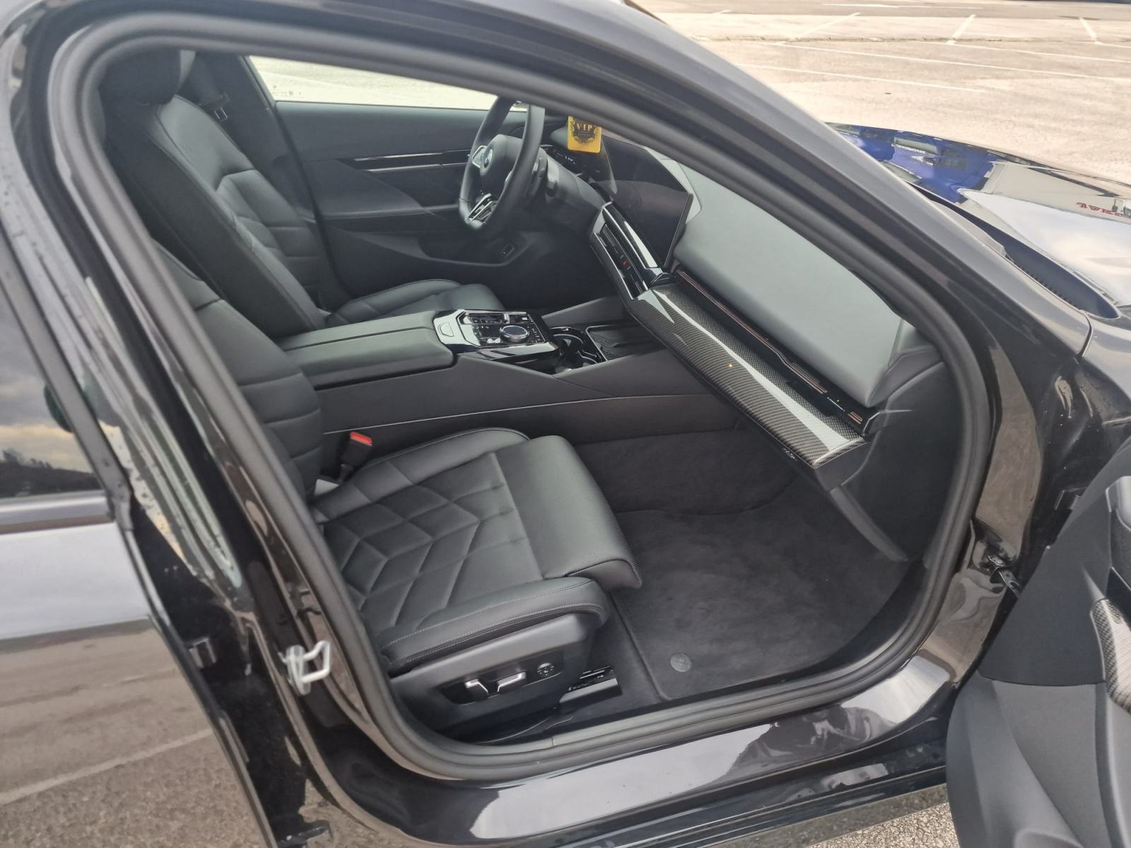 BMW 520d x-drive M-sport glow 1reg, fotografija 11