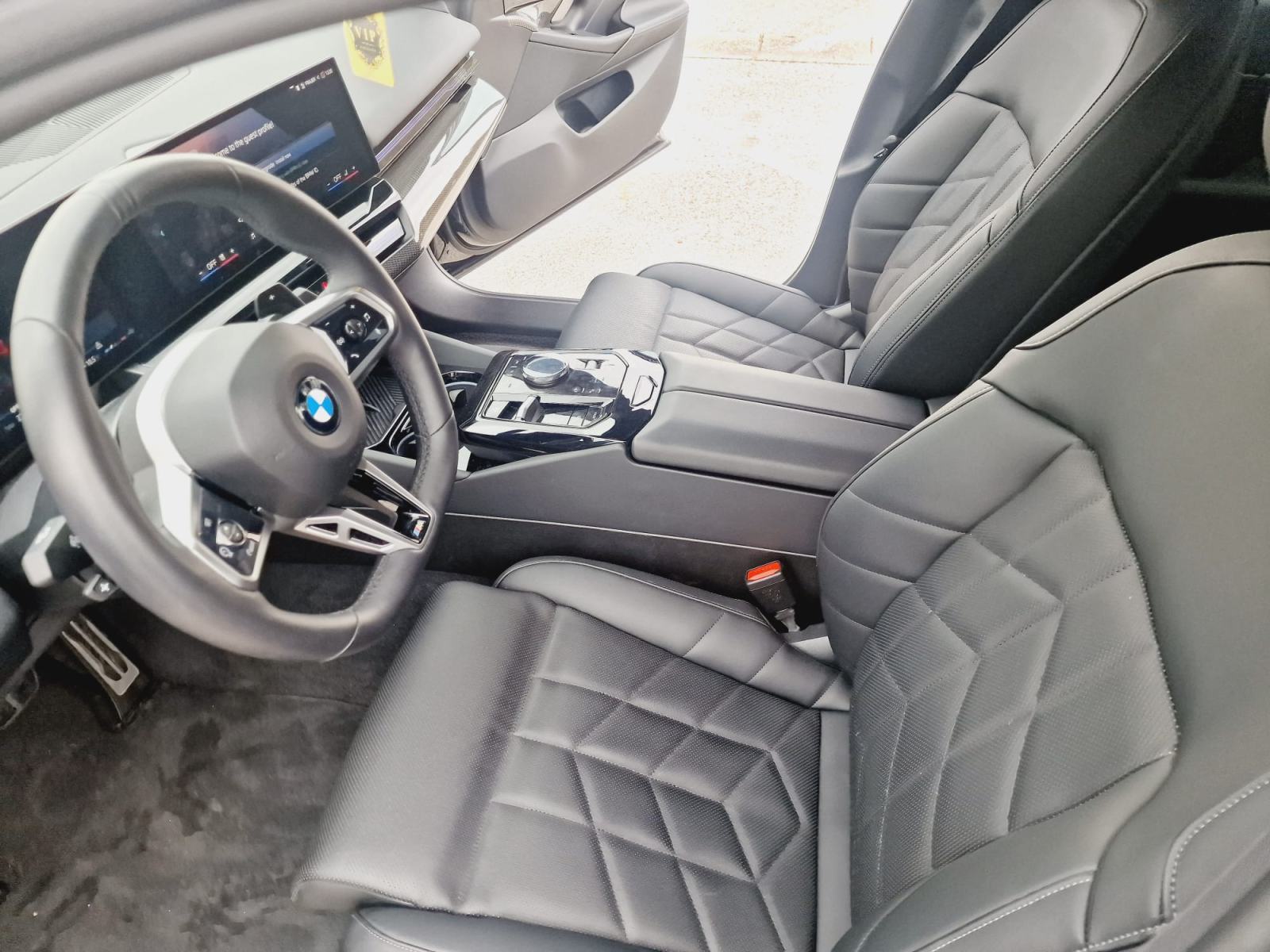 BMW 520d x-drive M-sport glow 1reg, fotografija 12