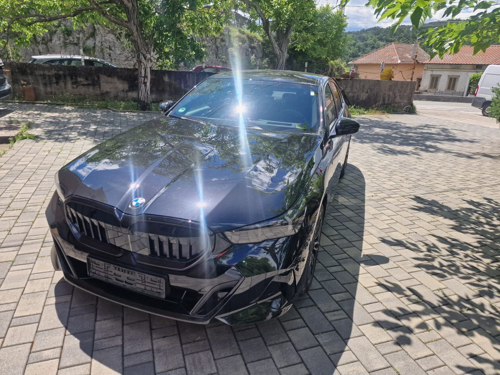 BMW 520d x-drive M-sport glow 1reg, fotografija 3