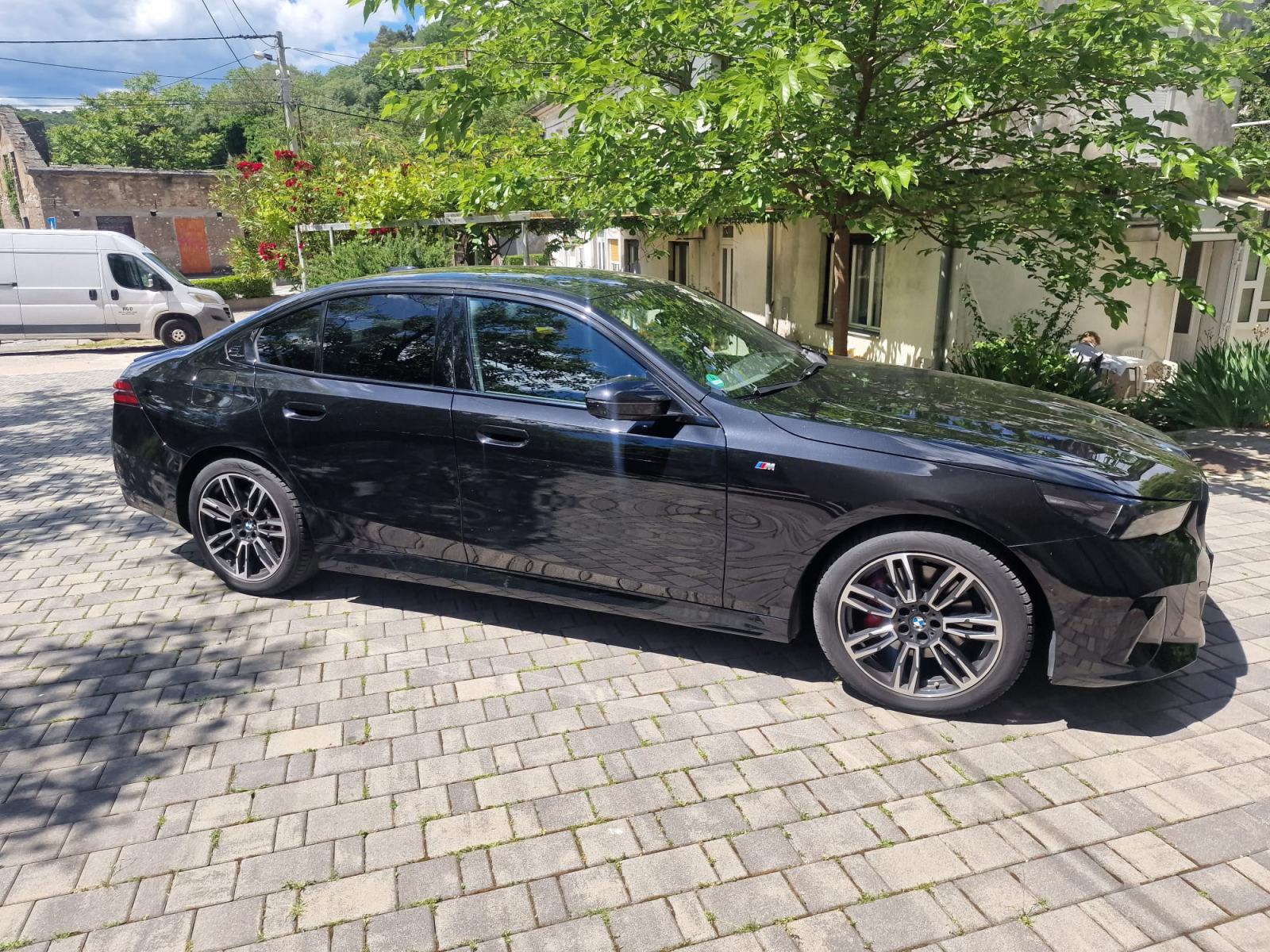 BMW 520d x-drive M-sport glow 1reg, fotografija 4