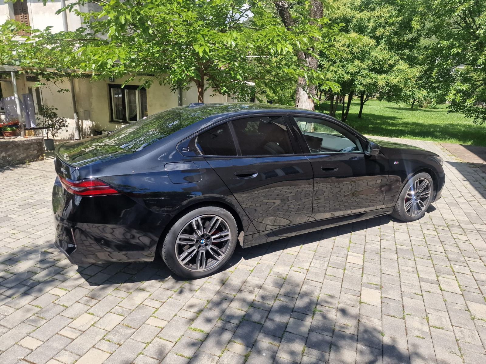 BMW 520d x-drive M-sport glow 1reg, fotografija 8
