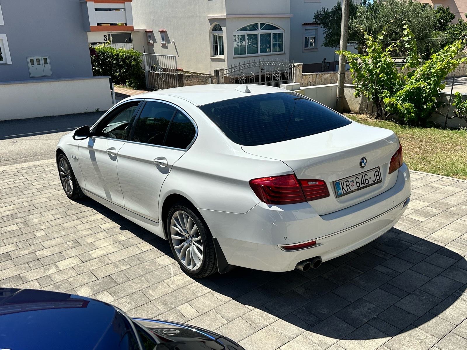 BMW serija 5 520d, fotografija 3