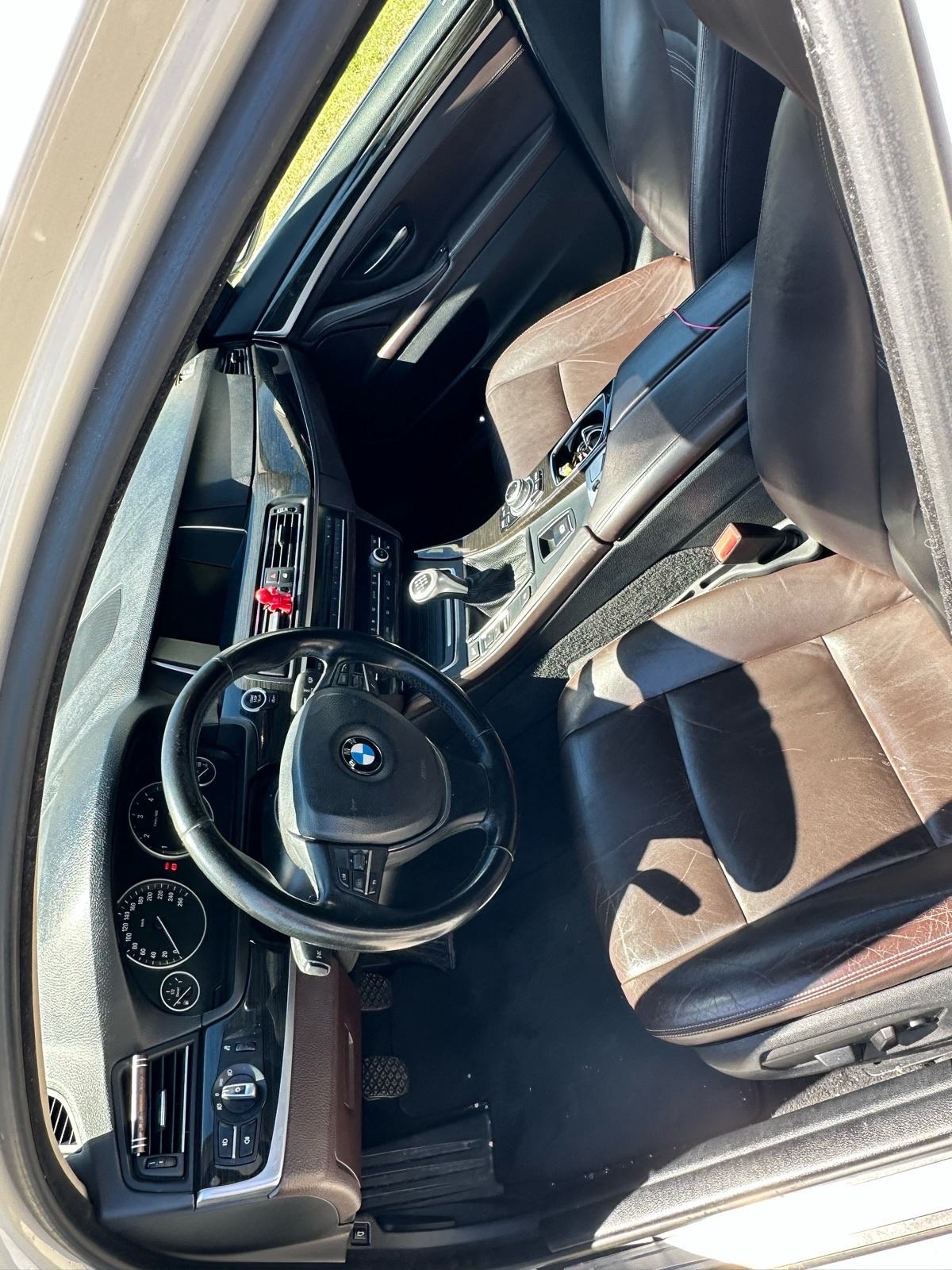 BMW serija 5 520d, fotografija 11