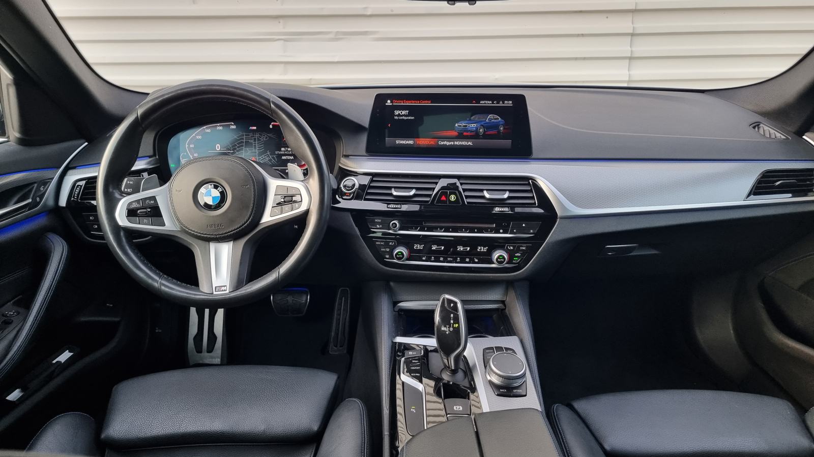 BMW serija 5 520d xDrive Aut. M-Paket * Nije uvoz *Prvi vlasnik*, fotografija 6