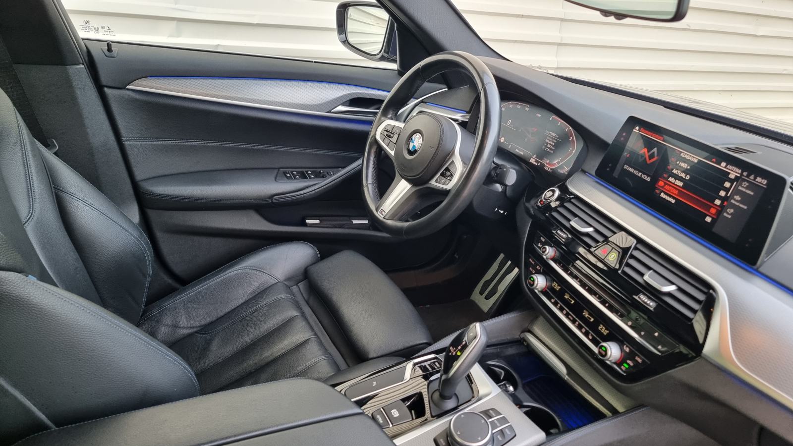 BMW serija 5 520d xDrive Aut. M-Paket * Nije uvoz *Prvi vlasnik*, fotografija 10