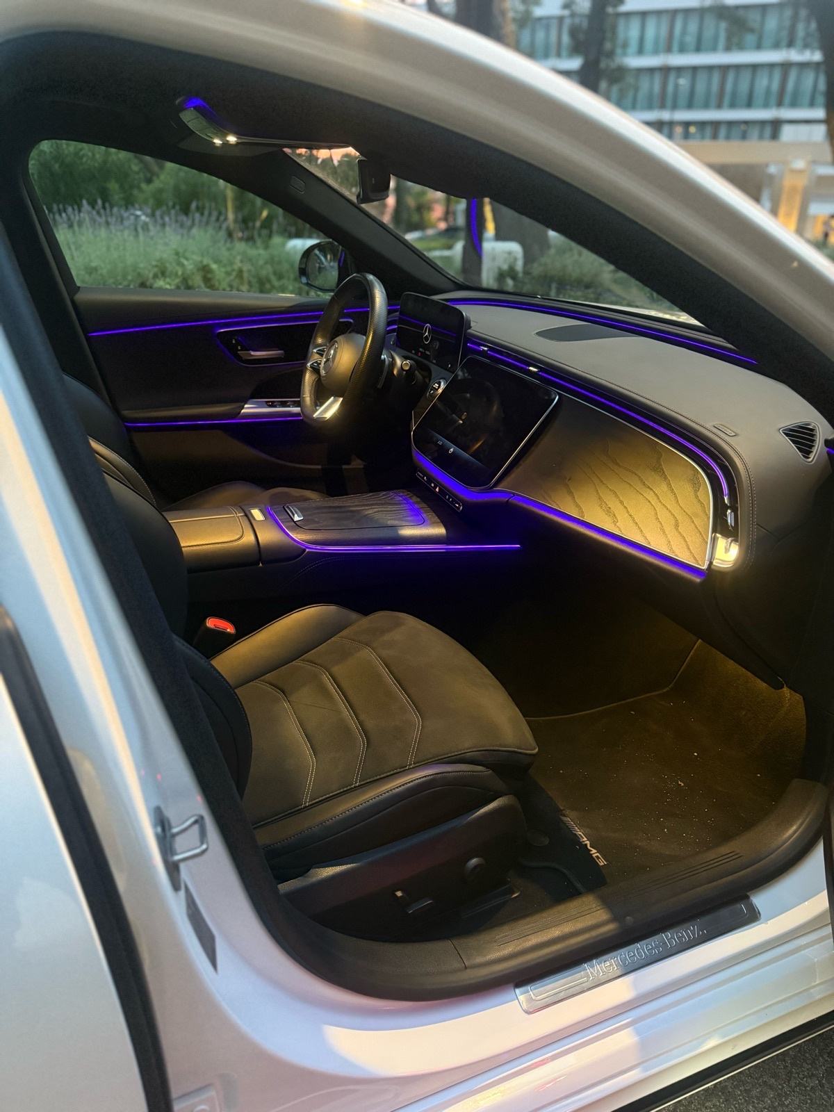 MERCEDES E200, 2024, AMG, u PDV-u, fotografija 4