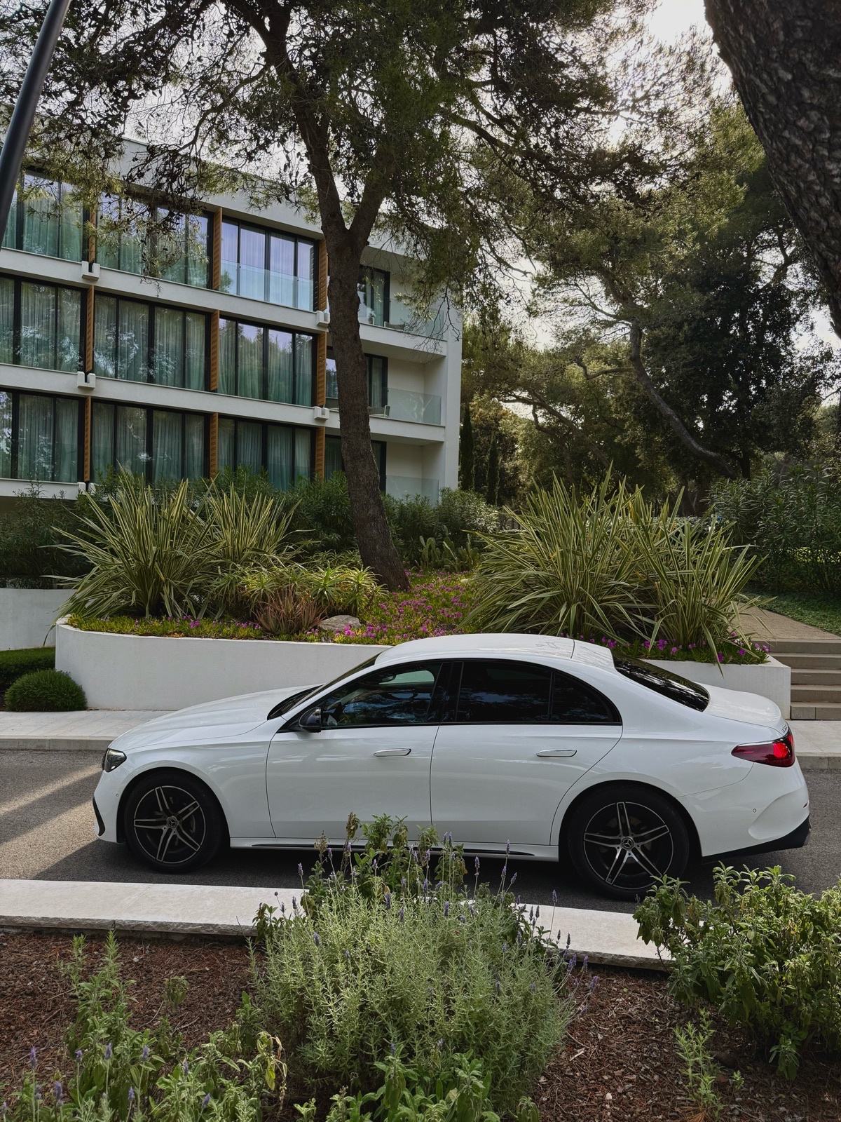 MERCEDES E200, 2024, AMG, u PDV-u, fotografija 11