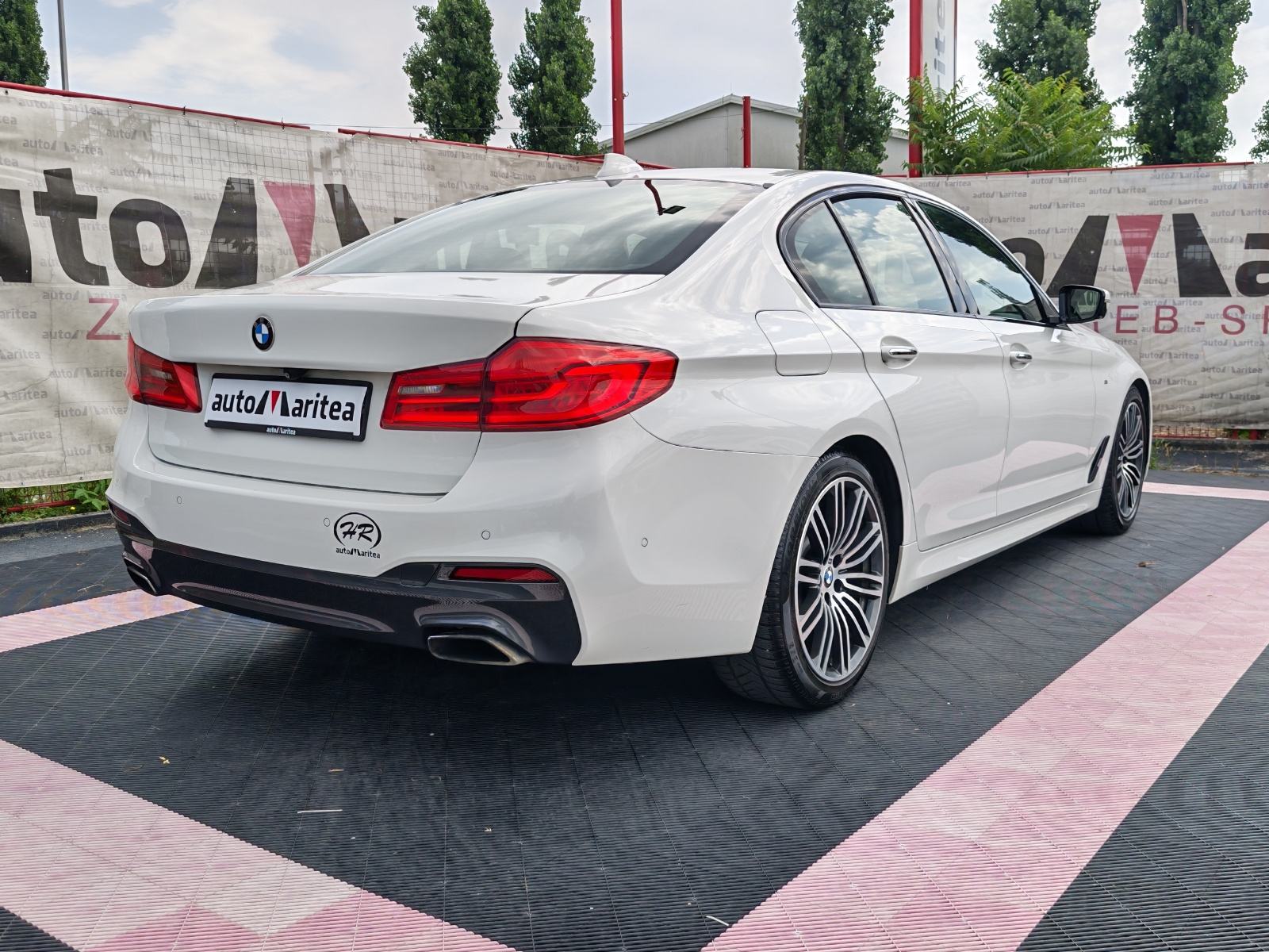Bmw serija 5 520d M-Paket, Led, Navigacija, Alcantara, 19”,, fotografija 8