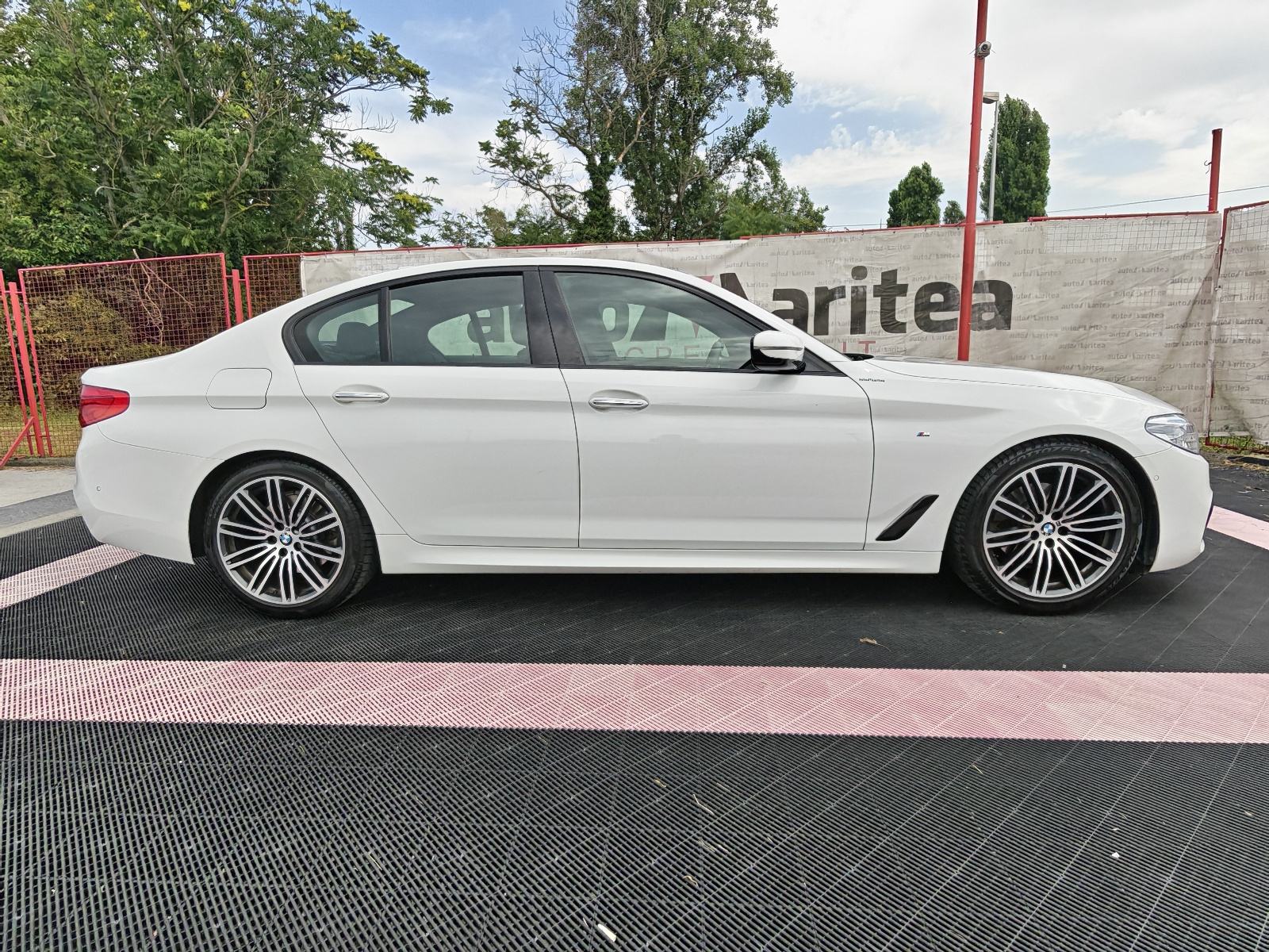 Bmw serija 5 520d M-Paket, Led, Navigacija, Alcantara, 19”,, pogled izvana - slika 4