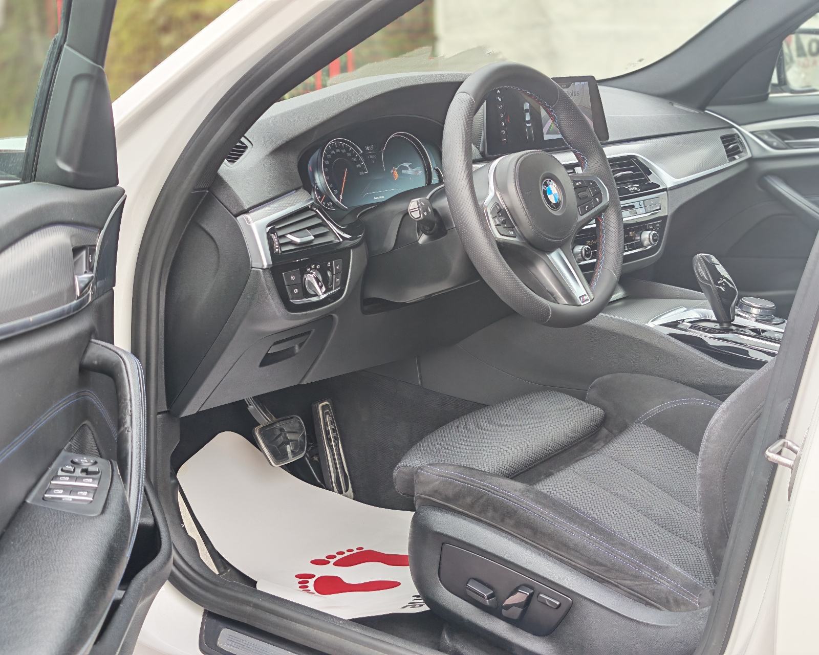 Bmw serija 5 520d M-Paket, Led, Navigacija, Alcantara, 19”,, fotografija 10