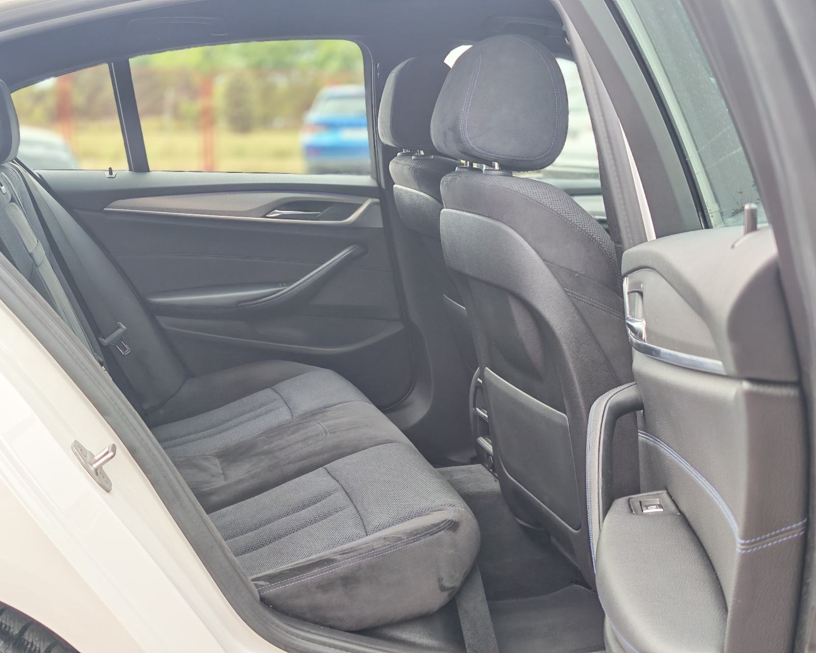 Bmw serija 5 520d M-Paket, Led, Navigacija, Alcantara, 19”,, fotografija 13