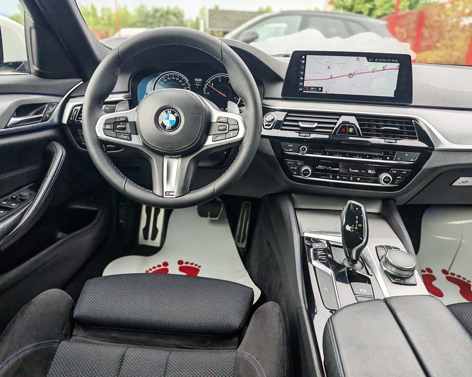 Bmw serija 5 520d M-Paket, Led, Navigacija, Alcantara, 19”,, fotografija 17