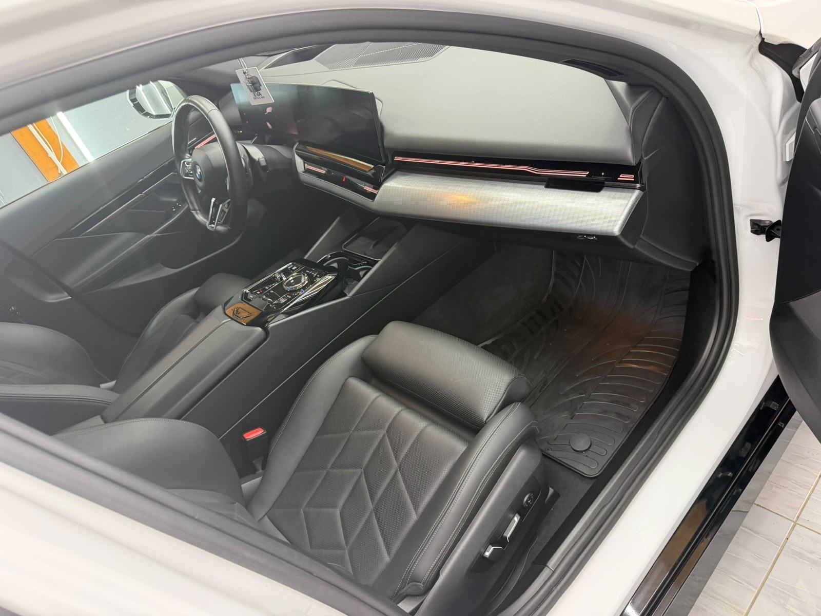 BMW serija 5 520d, fotografija 18