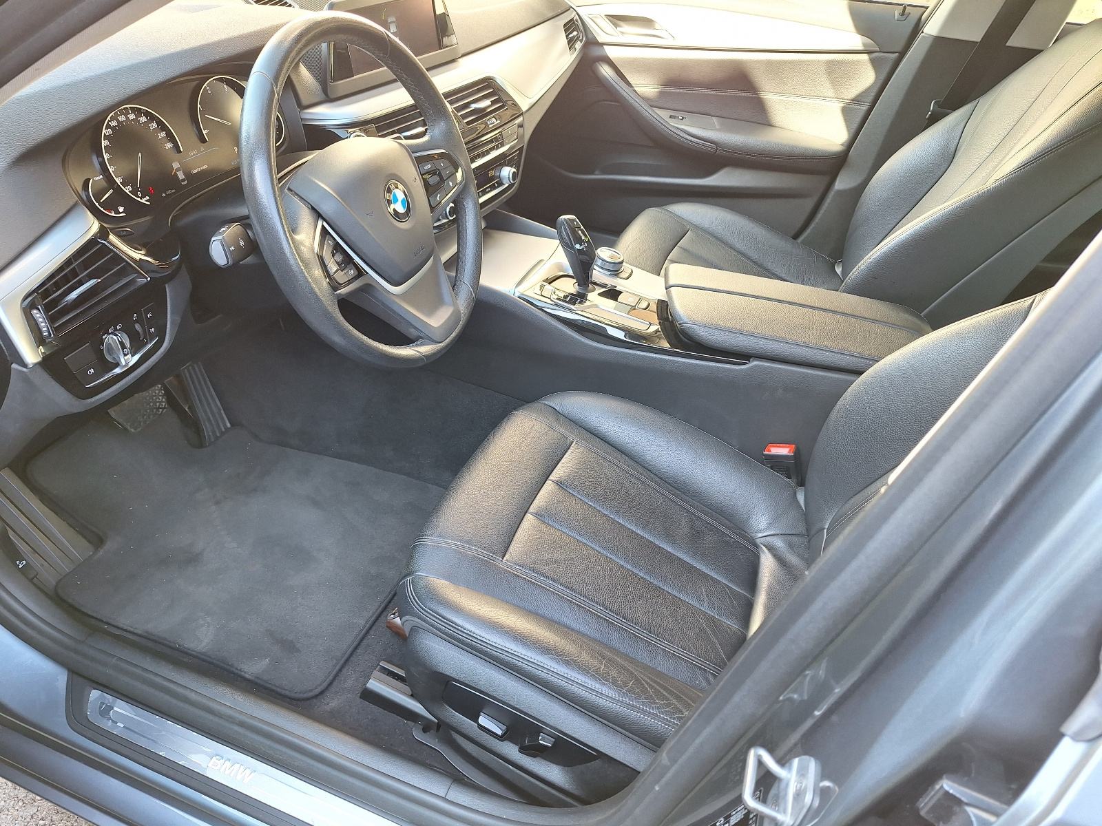 BMW serija 5 520d, fotografija 6