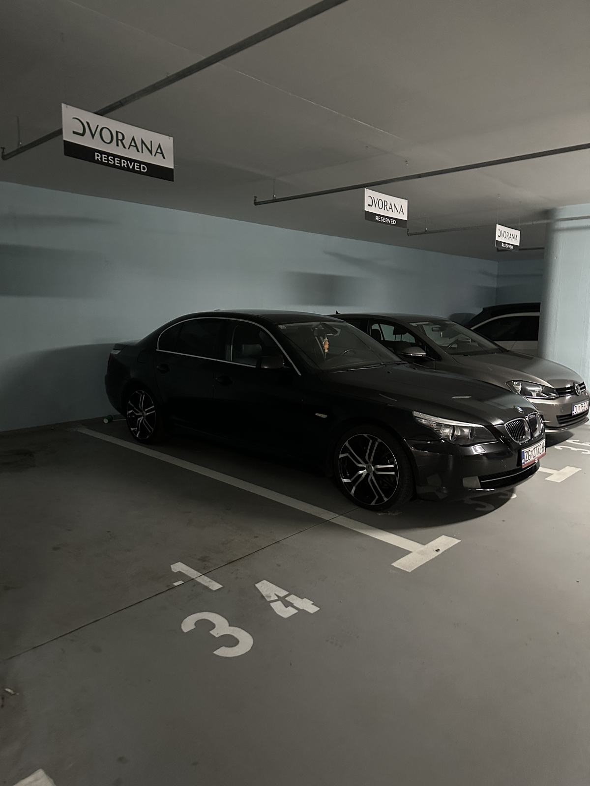 BATMOBILE BMW 5 - serija 5 520d LCI, servisiran, garažiran, fotografija 13