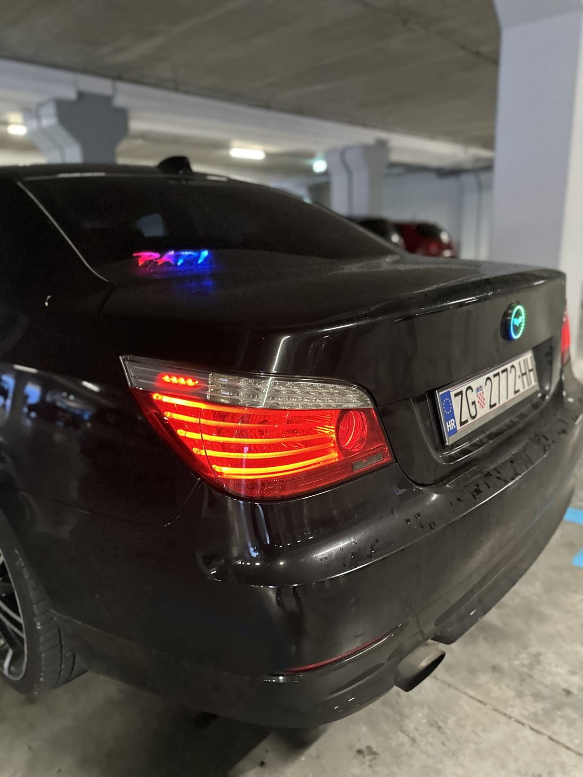 BATMOBILE BMW 5 - serija 5 520d LCI, servisiran, garažiran, fotografija 15