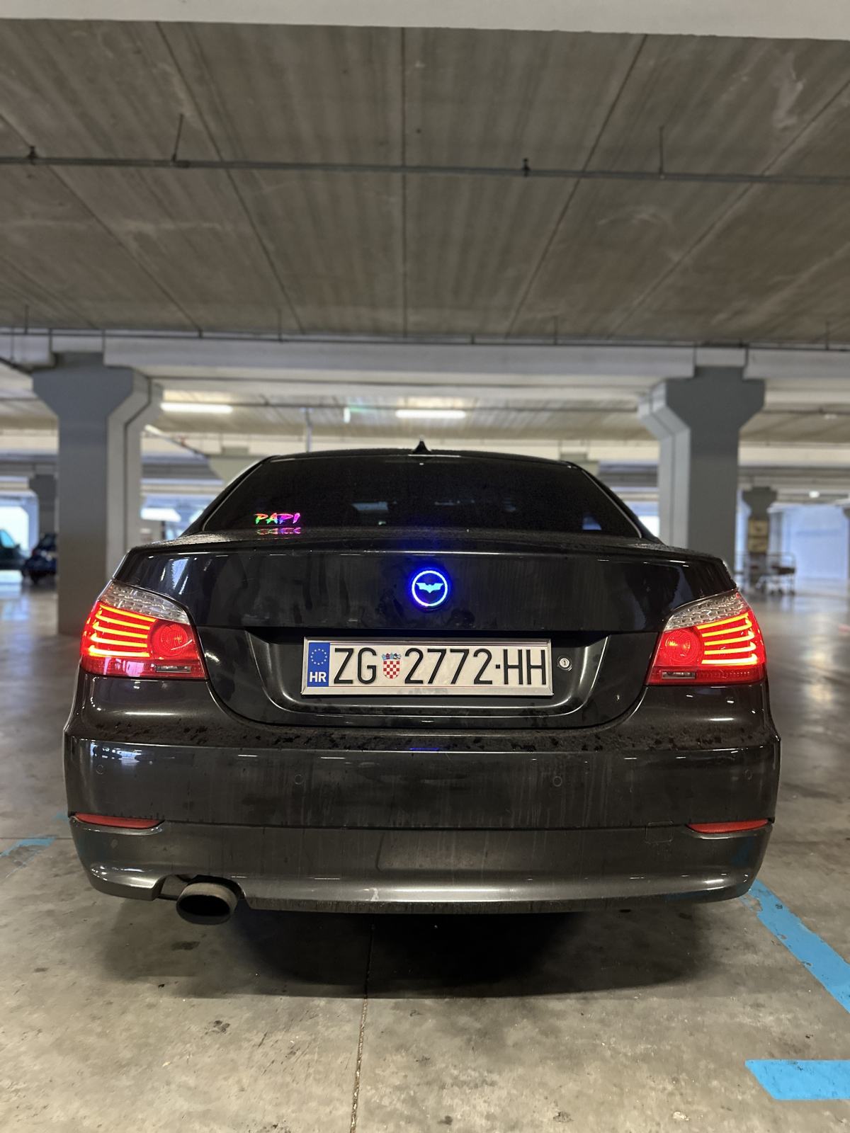 BATMOBILE BMW 5 - serija 5 520d LCI, servisiran, garažiran, fotografija 16