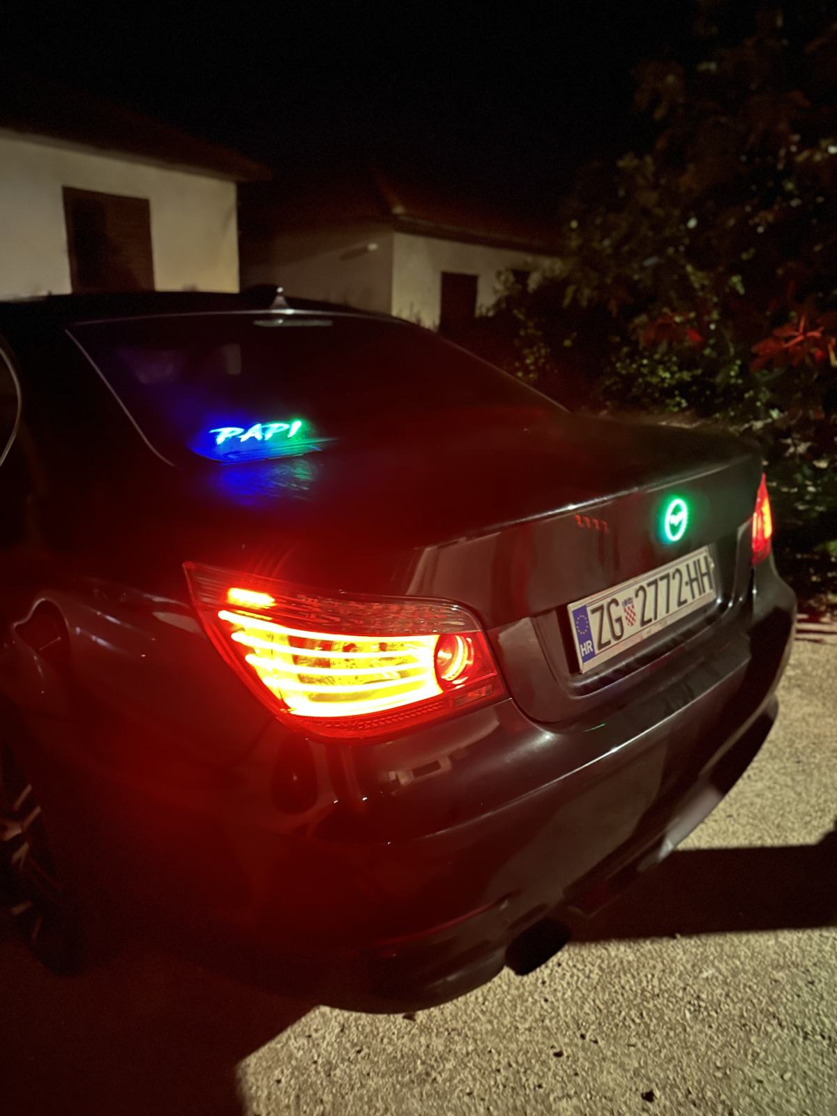 BATMOBILE BMW 5 - serija 5 520d LCI, servisiran, garažiran, fotografija 17