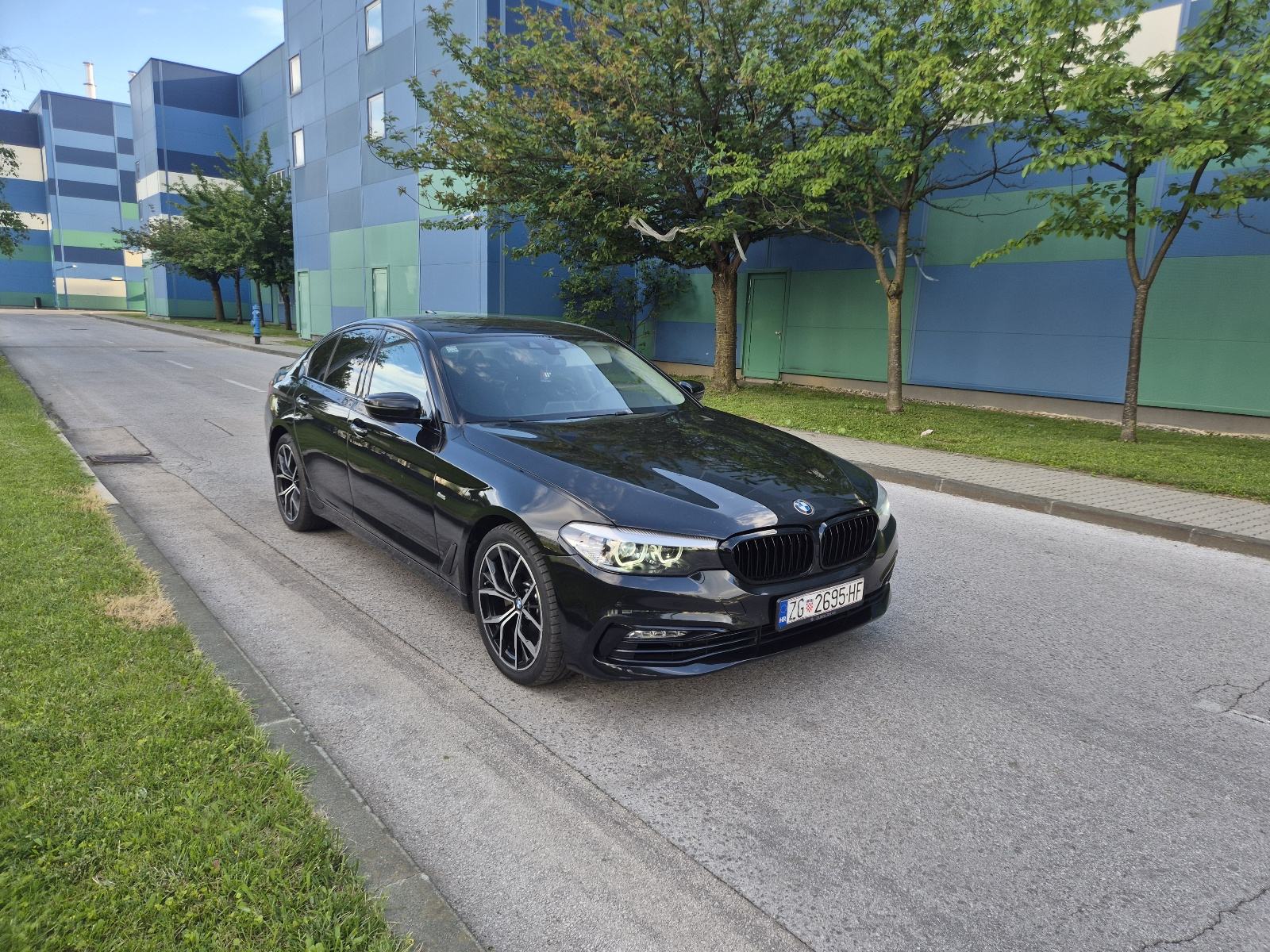 BMW serija 5 520d Sportline, pogled izvana - slika 2