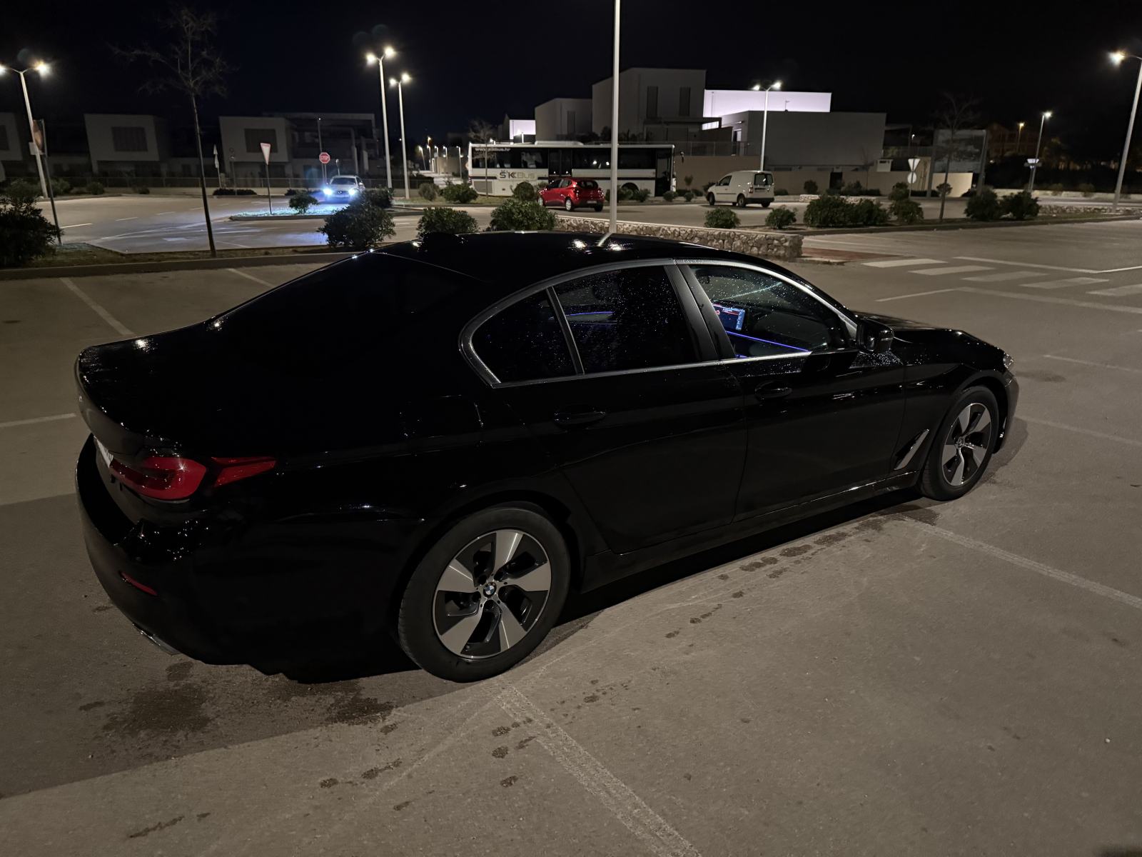 BMW serija 5 520d u sustavu pdv, kamera 360, fotografija 10