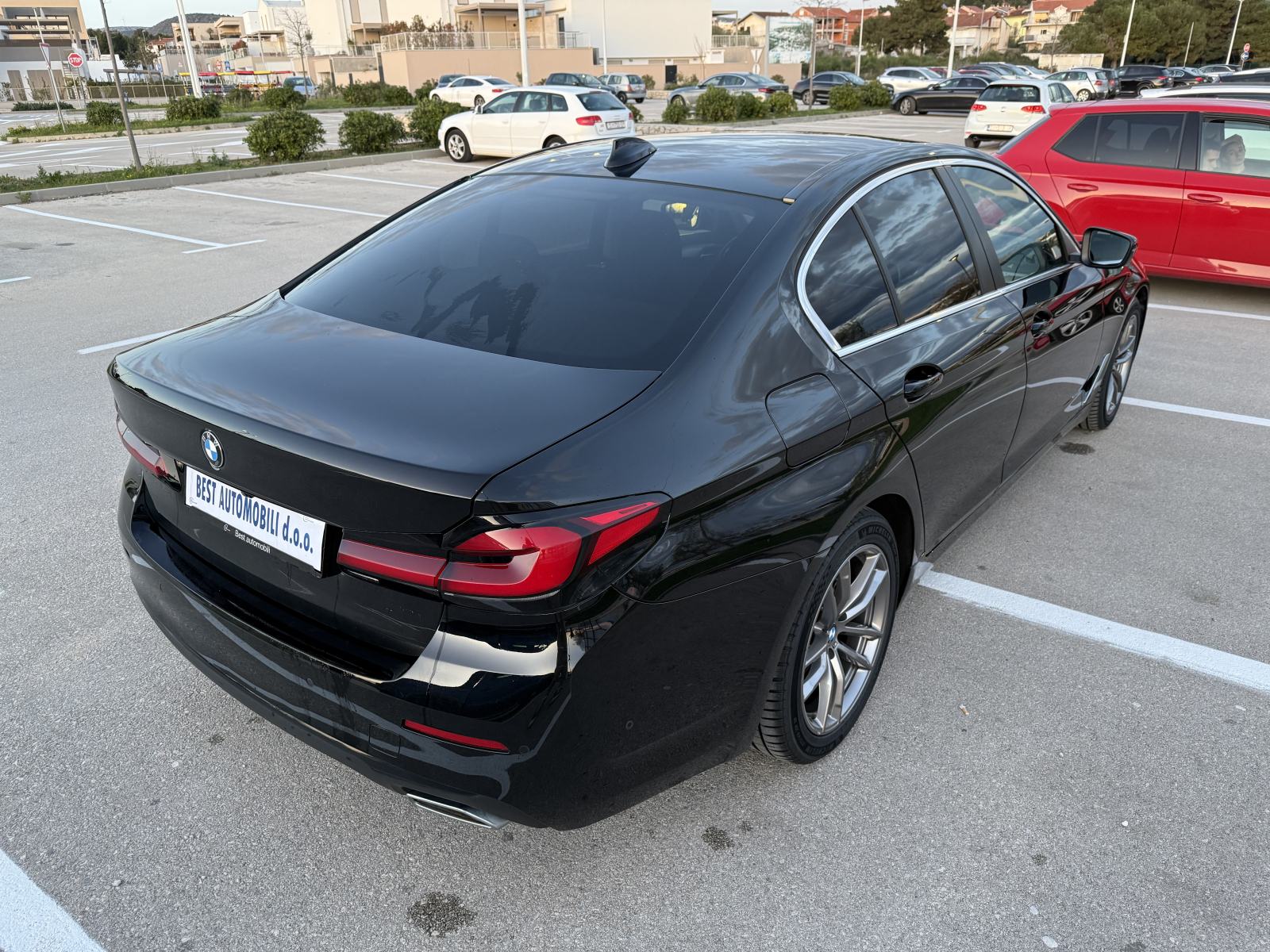 BMW serija 5 520d u sustavu pdv, kamera 360, fotografija 4