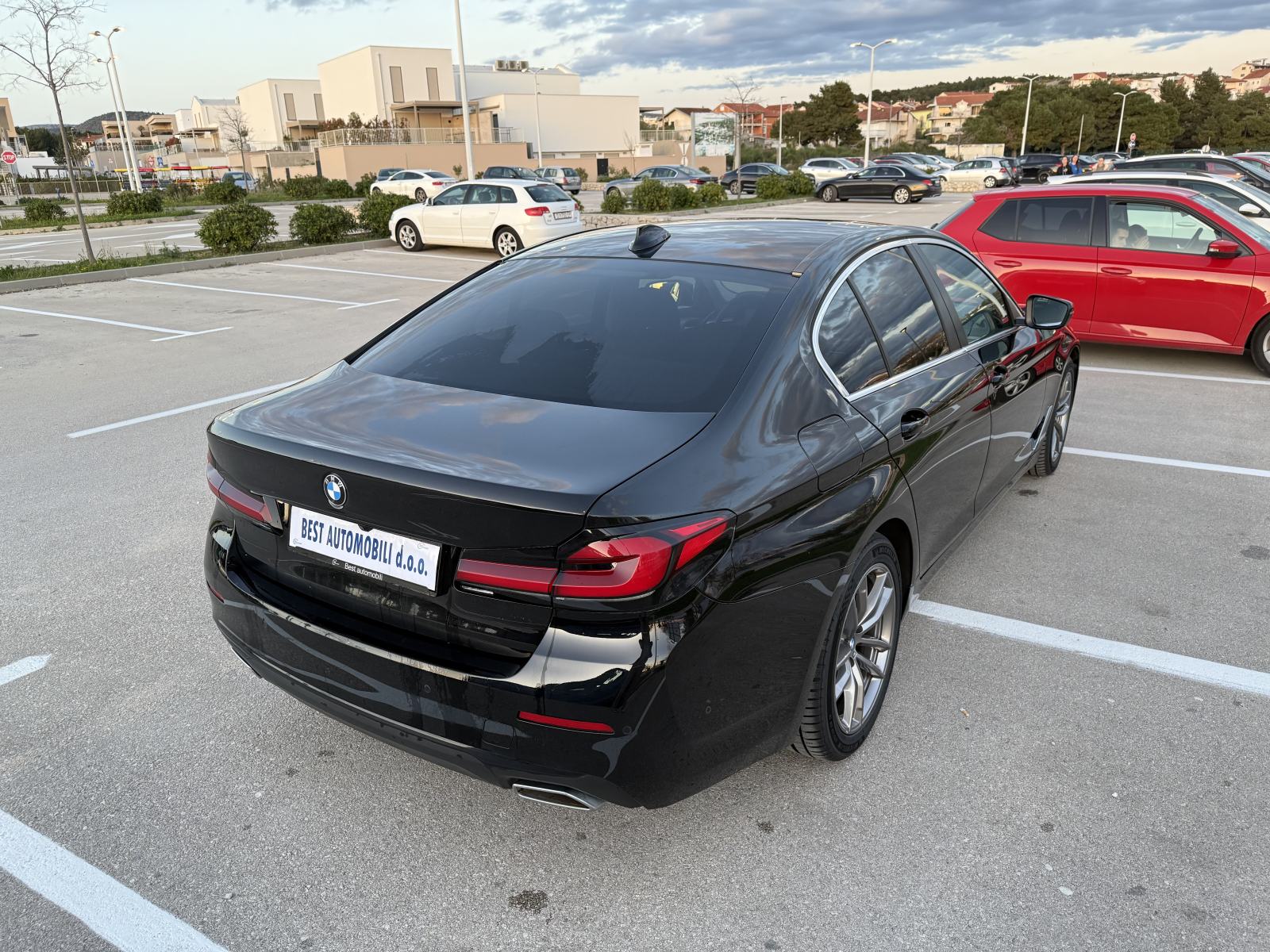 BMW serija 5 520d u sustavu pdv, kamera 360, fotografija 19