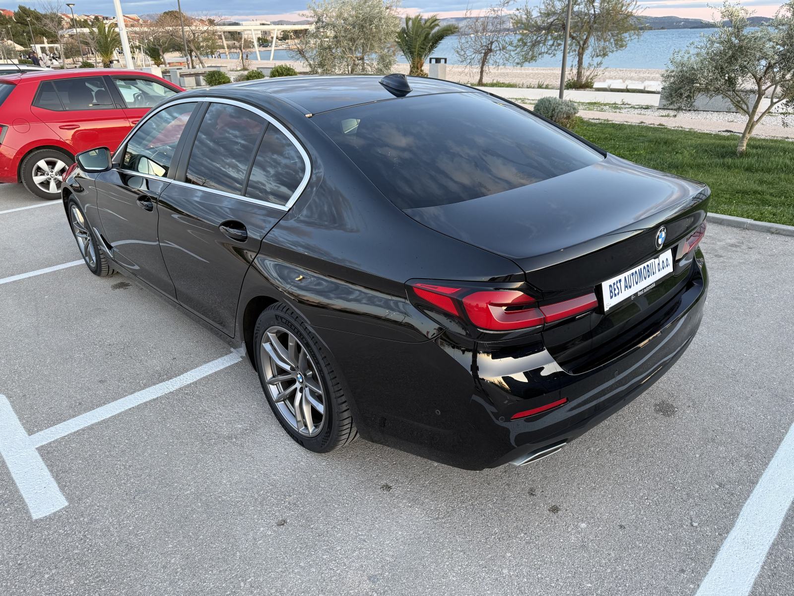BMW serija 5 520d u sustavu pdv, kamera 360, fotografija 5
