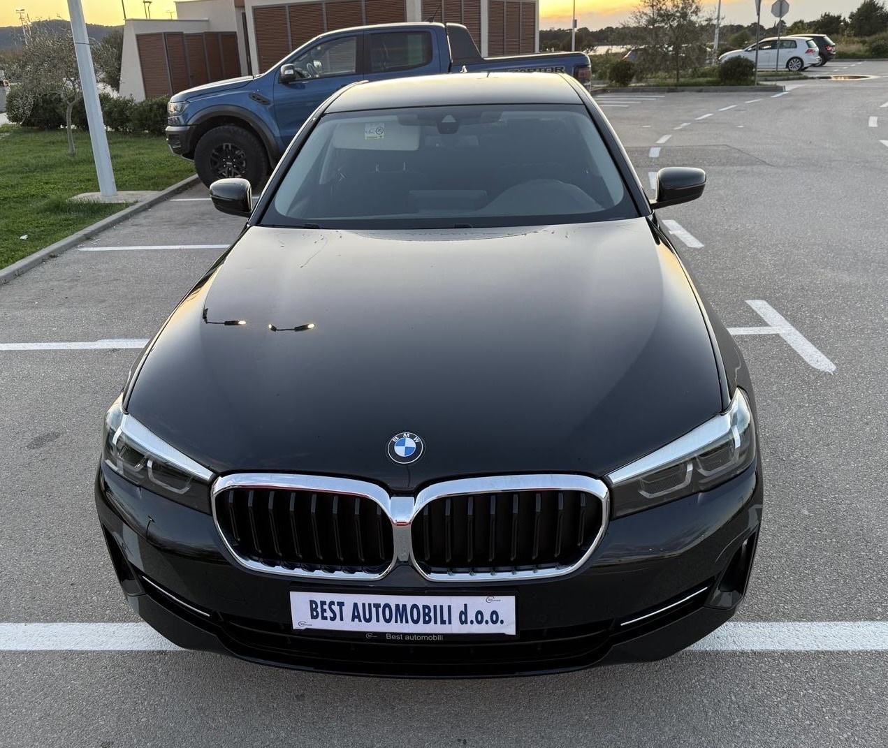 BMW serija 5 520d u sustavu pdv, kamera 360, fotografija 2