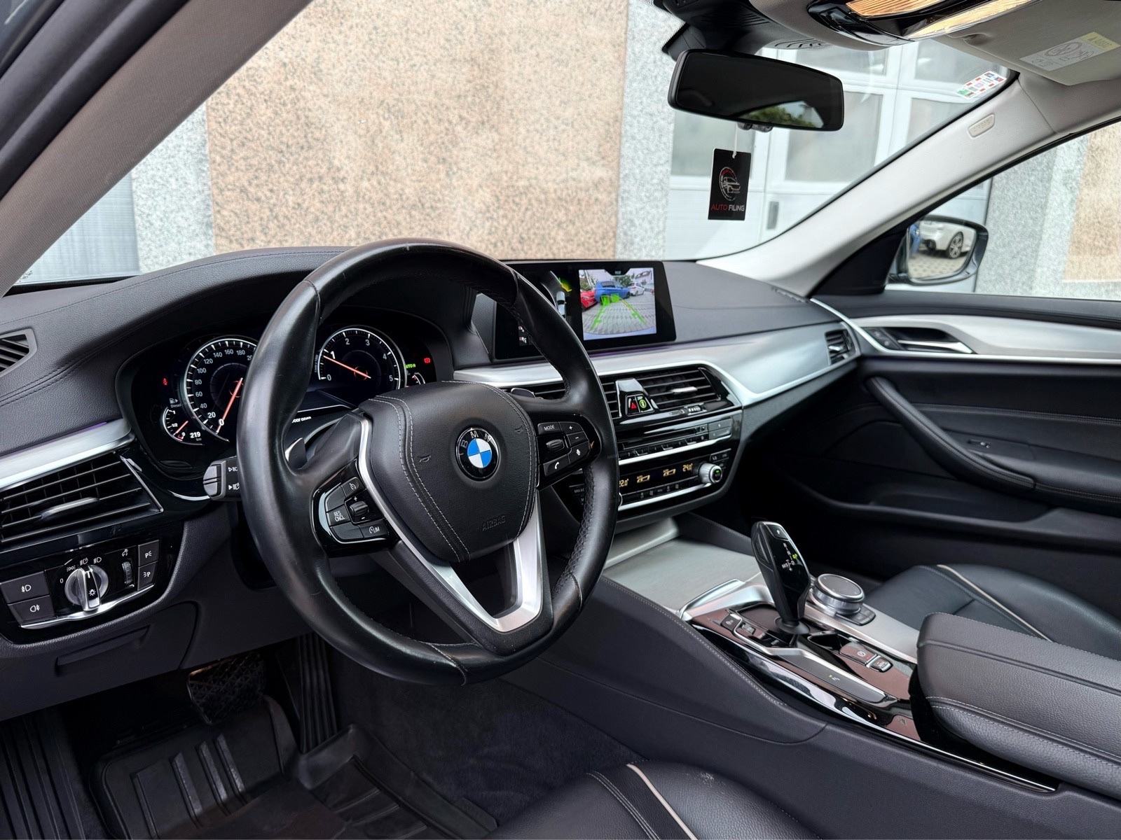 BMW serija 5 520d xDrive *LUXURY*LED*KAMERA*KOŽA*, fotografija 11