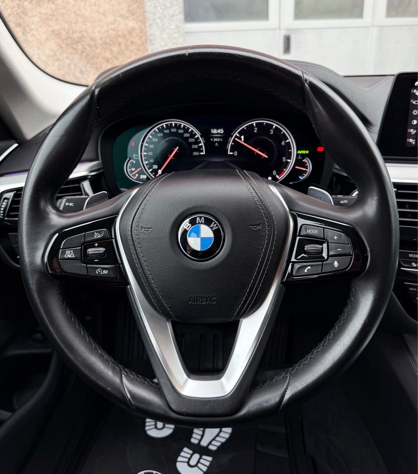 BMW serija 5 520d xDrive *LUXURY*LED*KAMERA*KOŽA*, fotografija 15