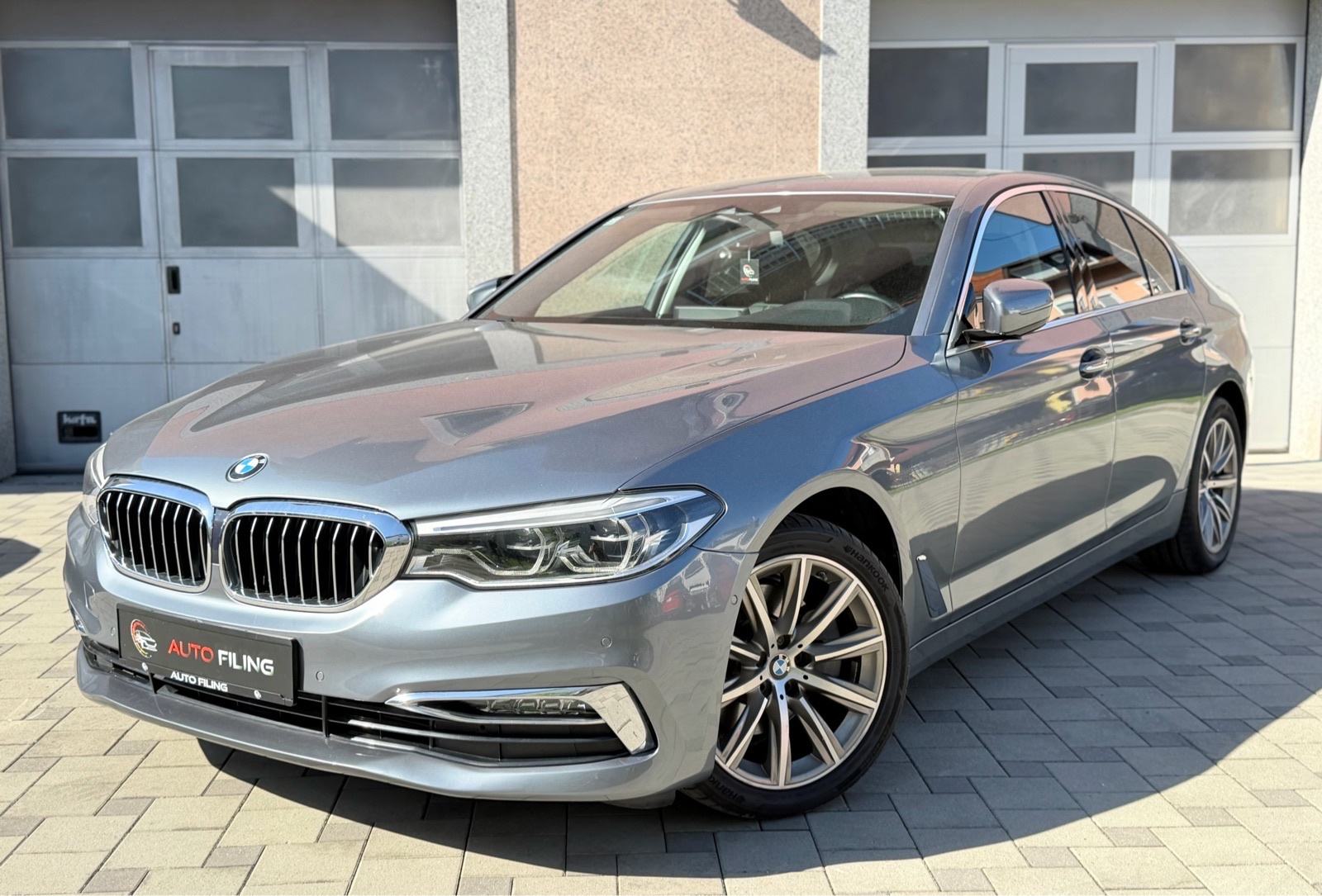 BMW serija 5 520d xDrive *LUXURY*LED*KAMERA*KOŽA*, fotografija 1
